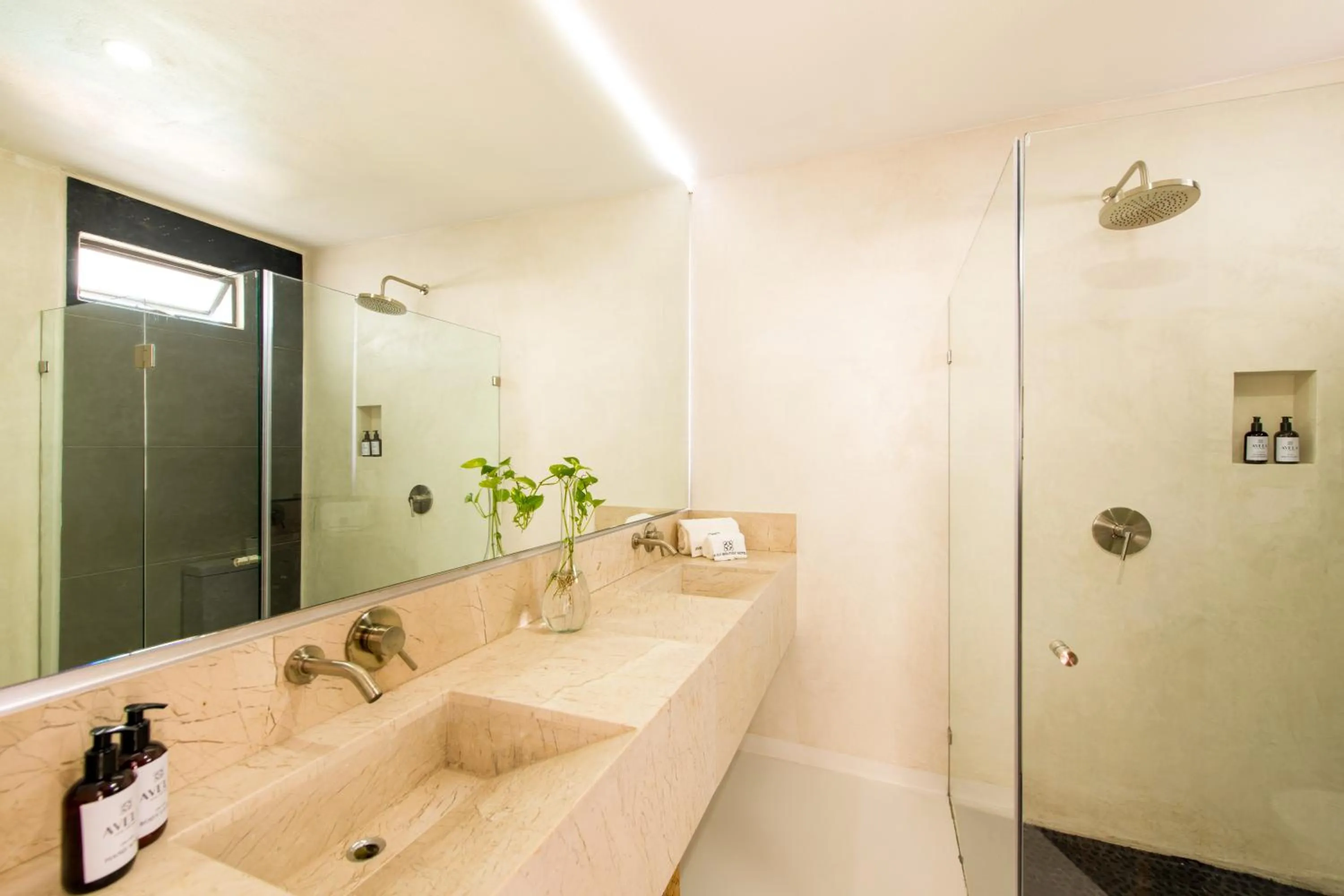 Shower in Avela Boutique Hotel