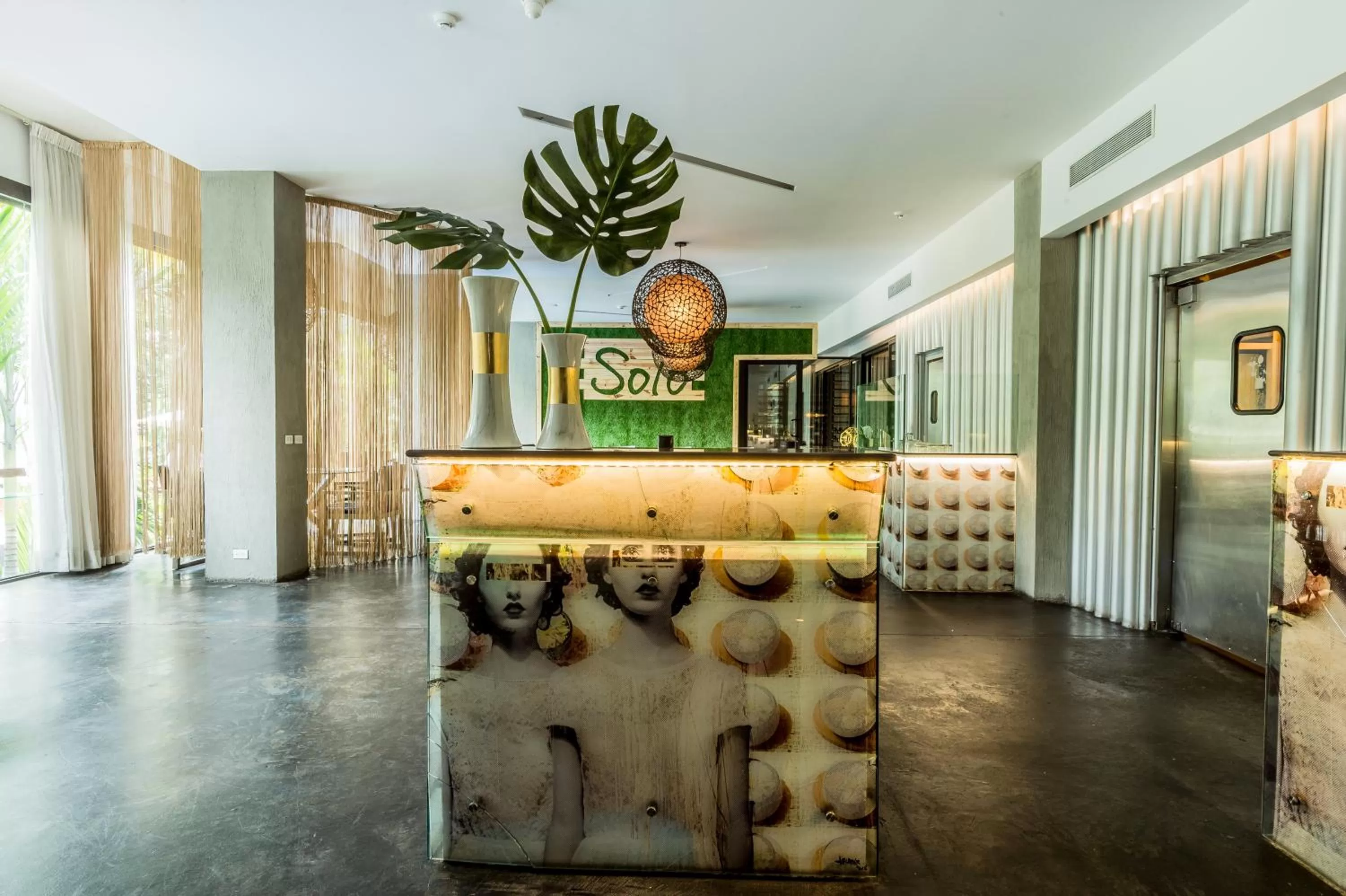 Restaurant/places to eat in Riande Urban Hotel