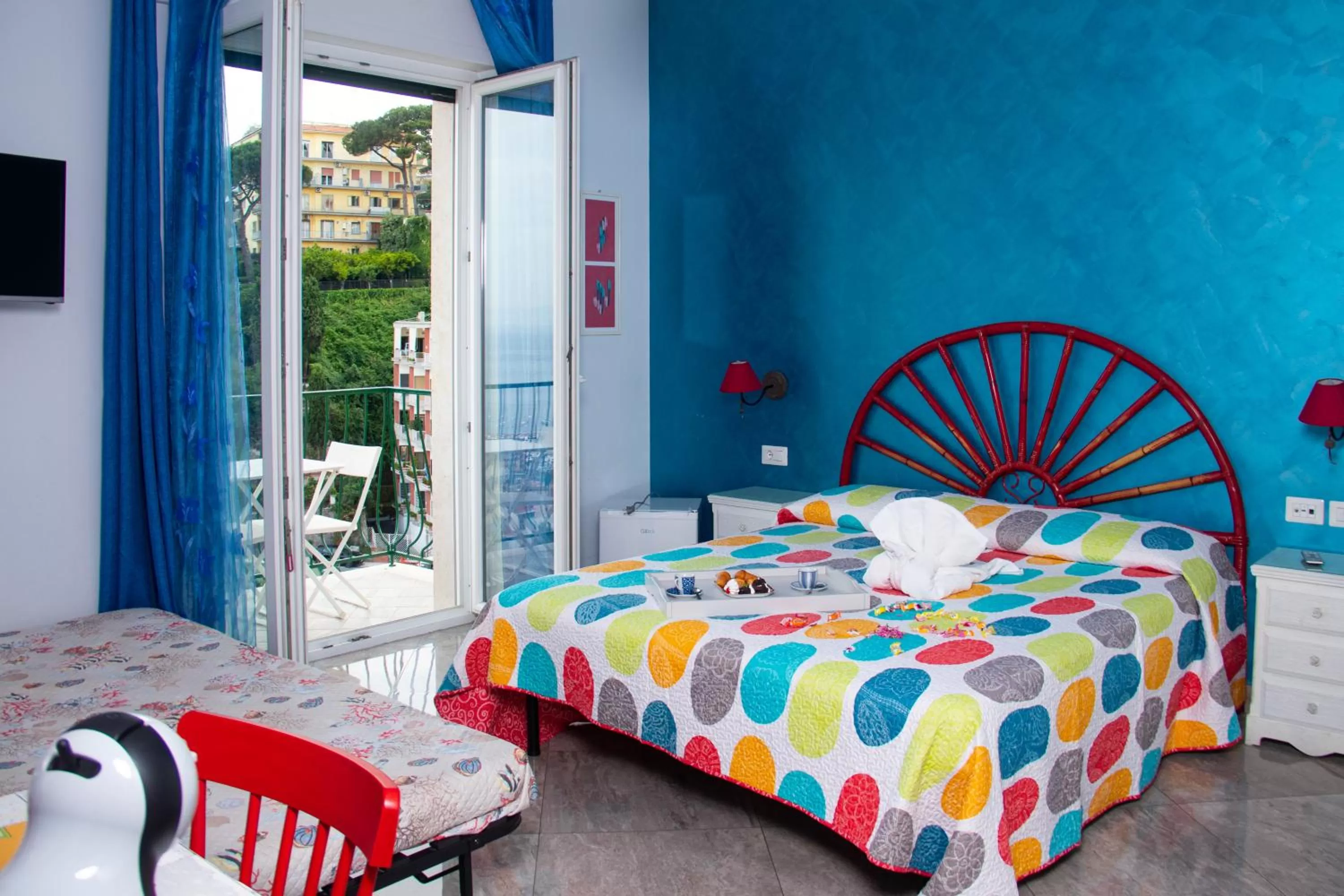 Photo of the whole room, Bed in Nido Dei Gabbiani