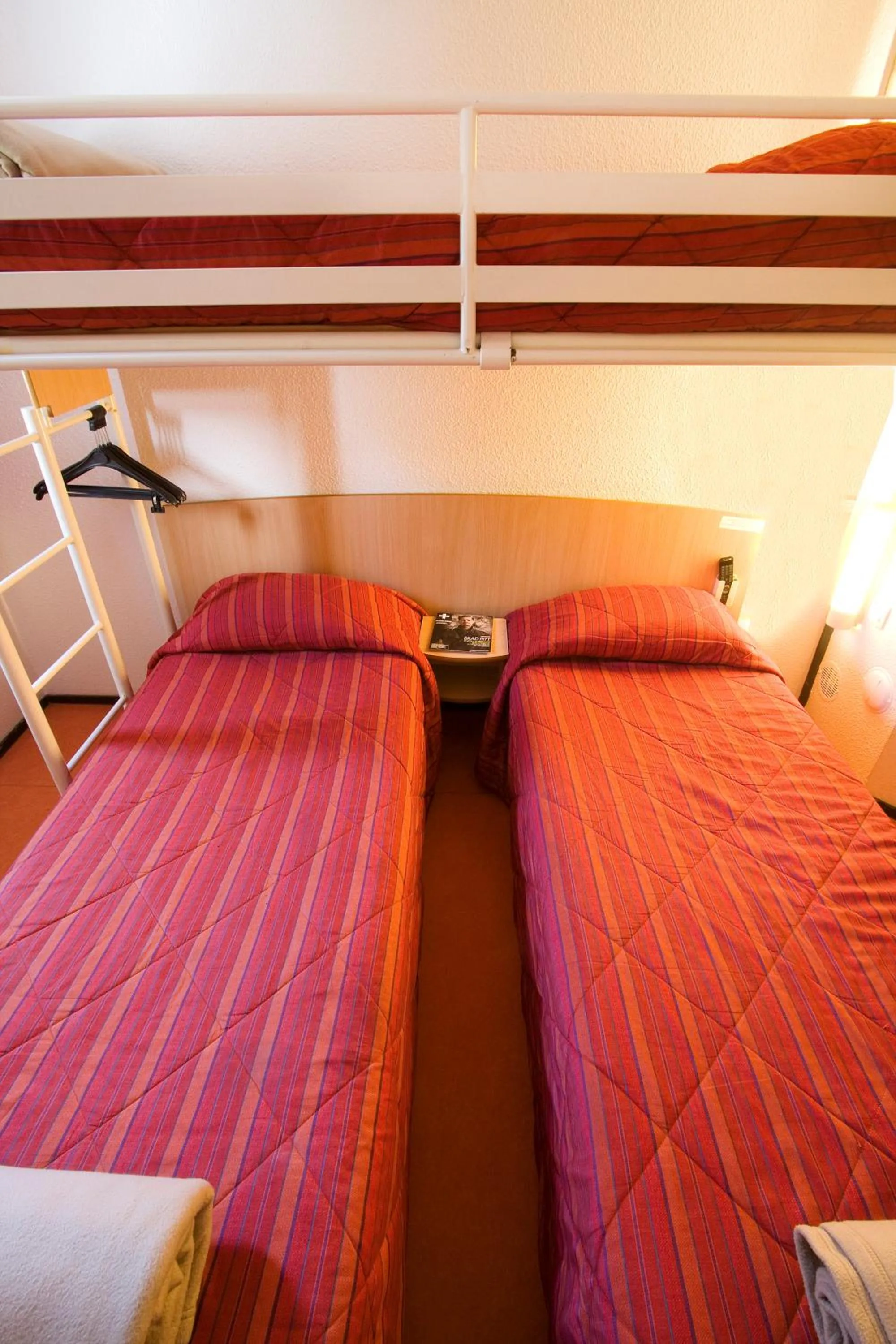 Photo of the whole room, Bed in Premiere Classe Le Blanc Mesnil