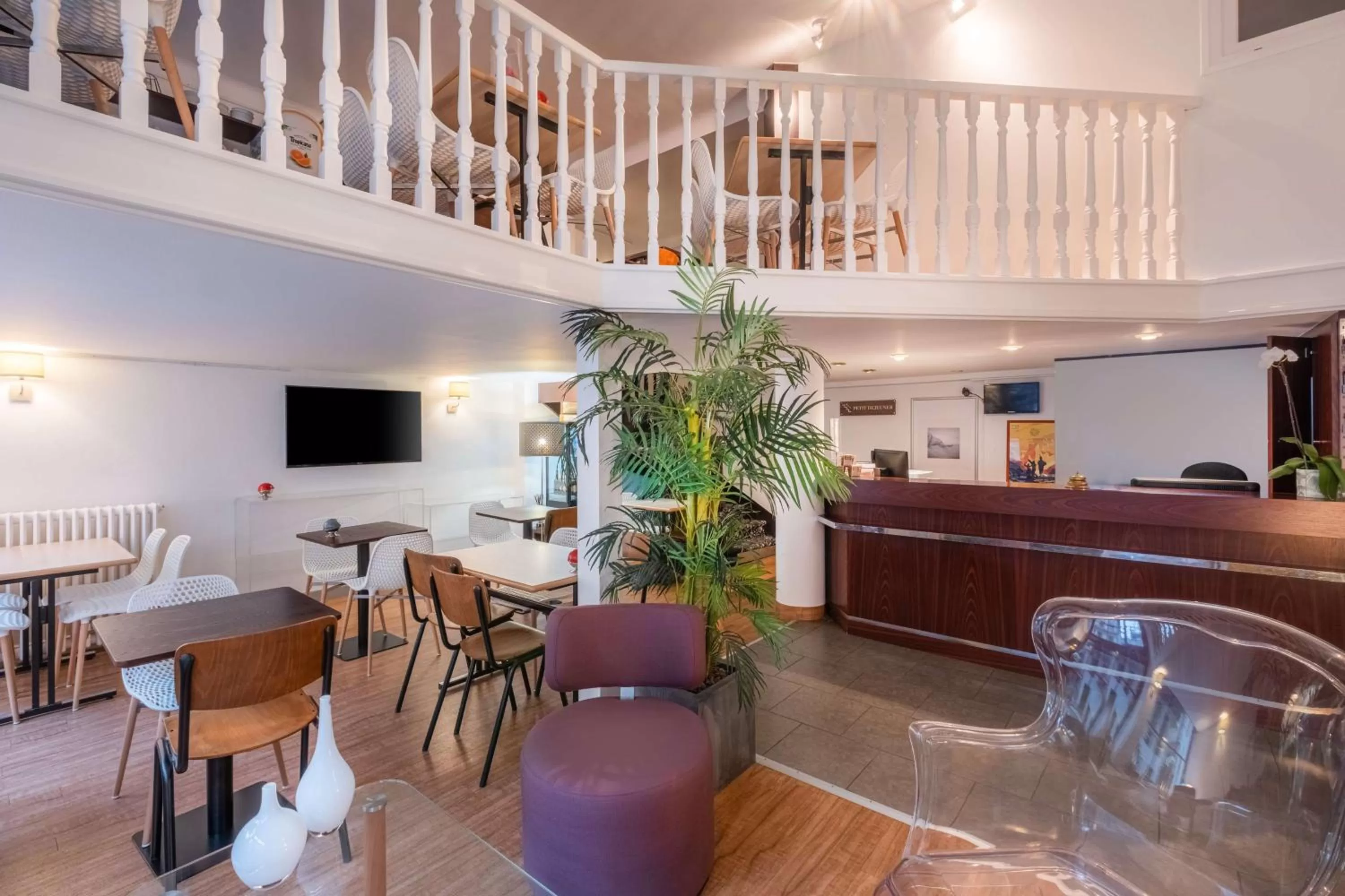 Lobby or reception in Sure Hotel By Best Western Lorient Centre