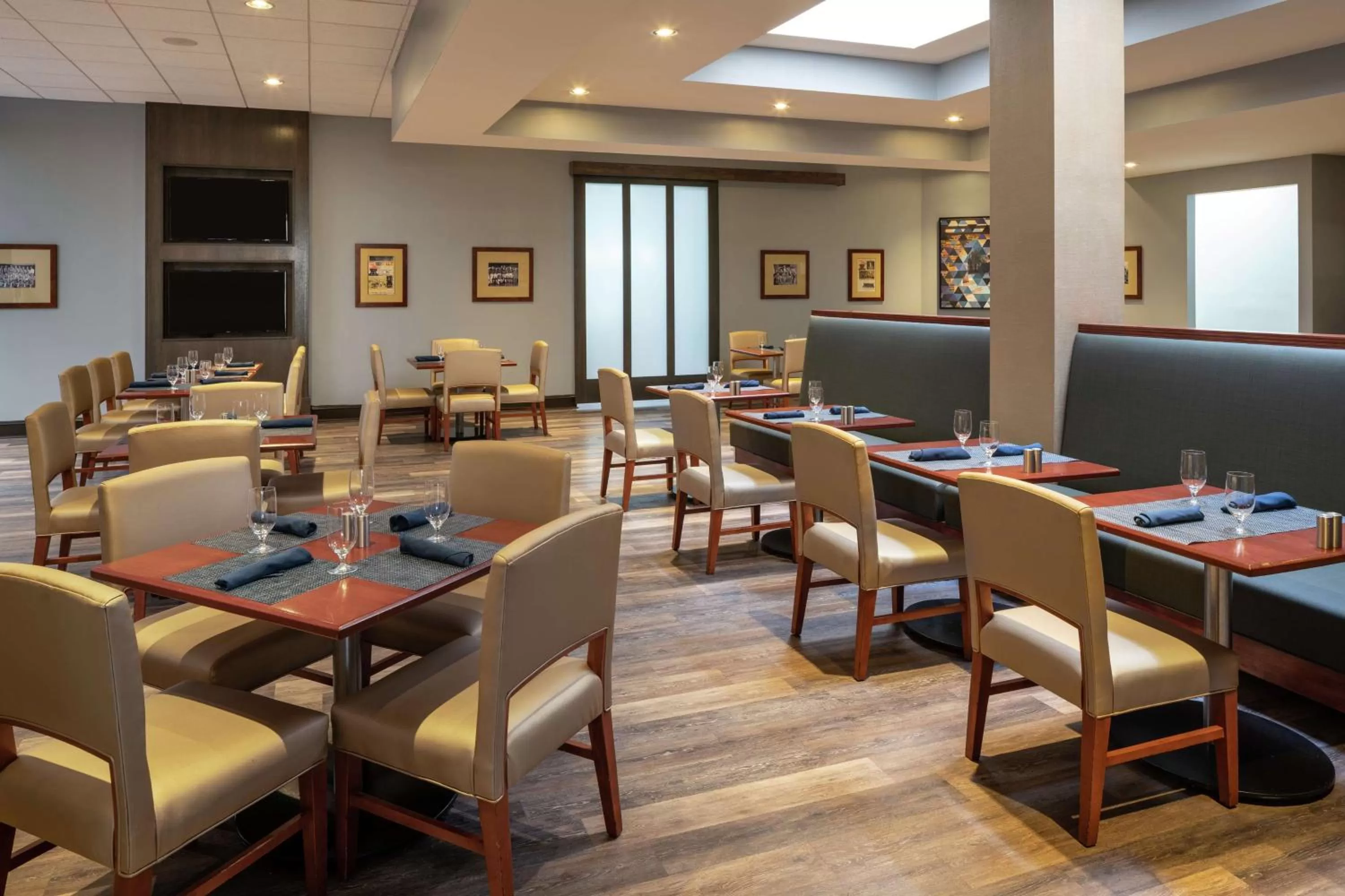 Restaurant/places to eat in Hilton Durham near Duke University