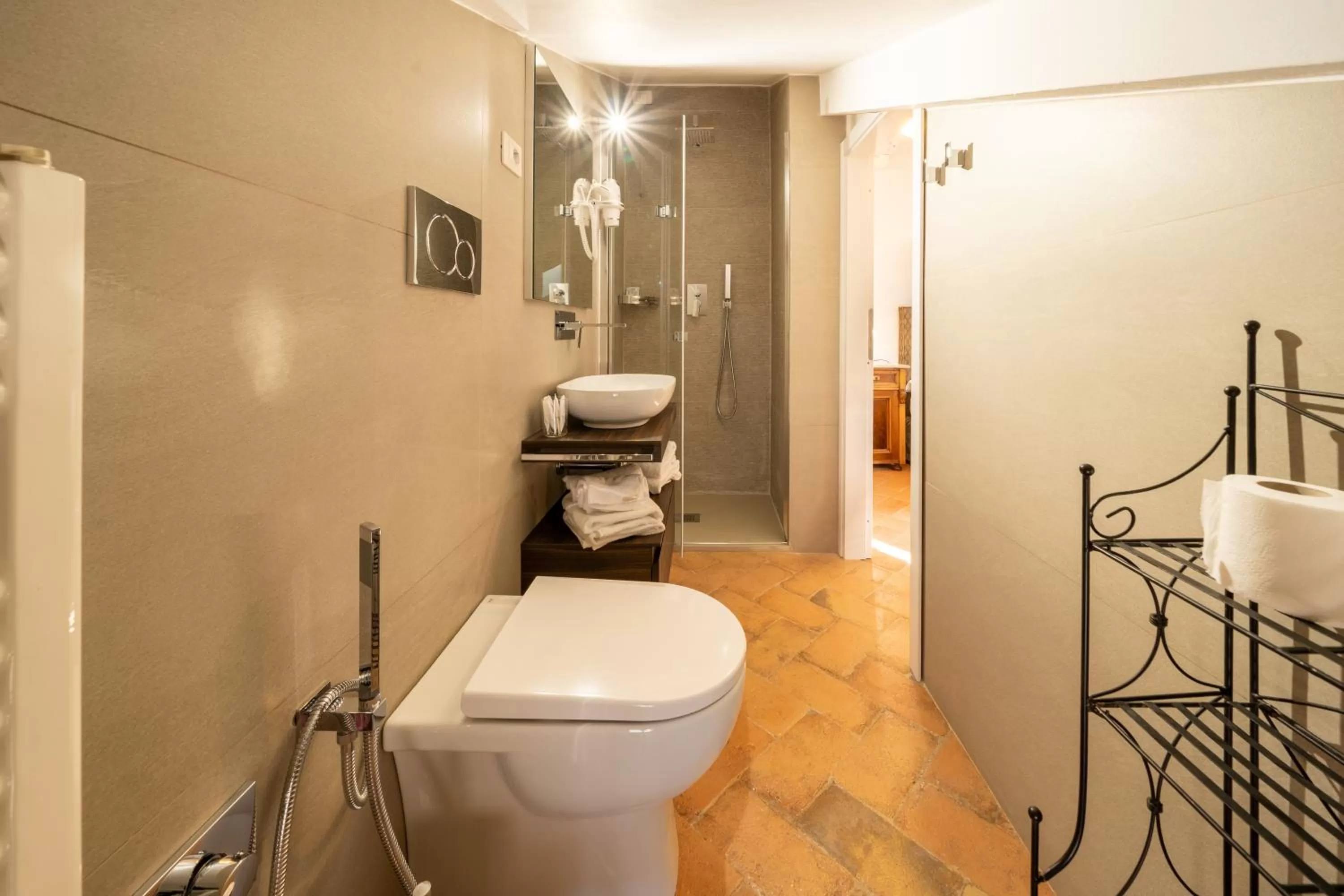 Toilet in Affittacamere Valentina