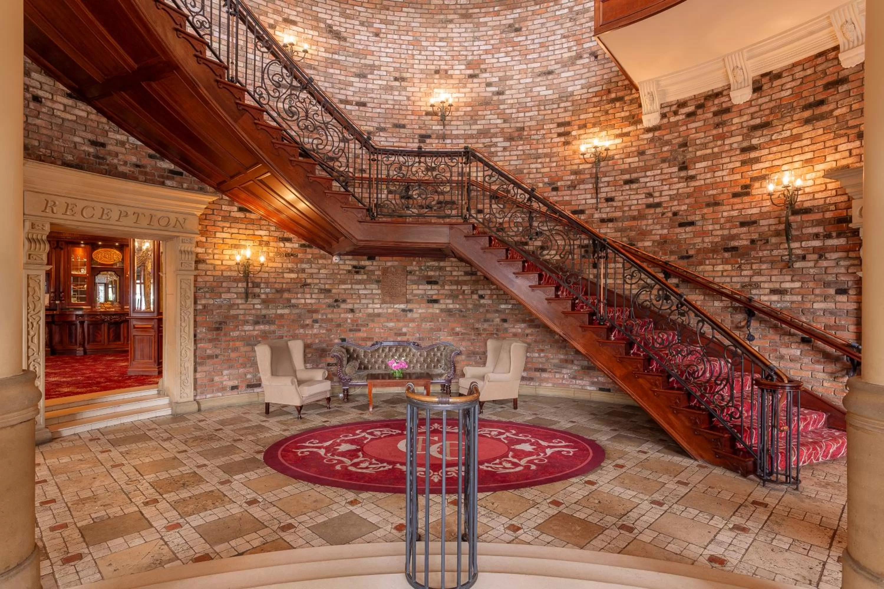 Facade/entrance in Canal Court