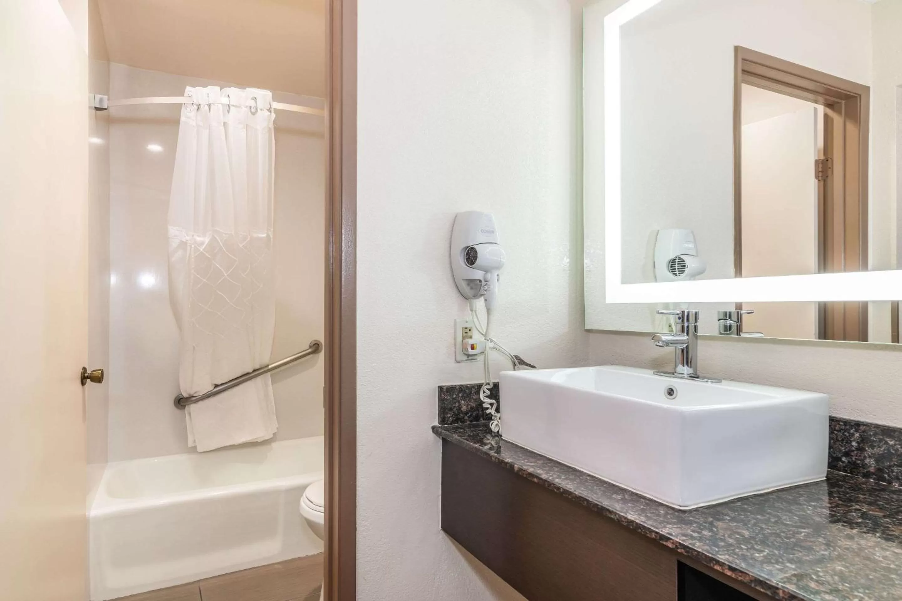 Bedroom in Rodeway Inn Barstow Route 66