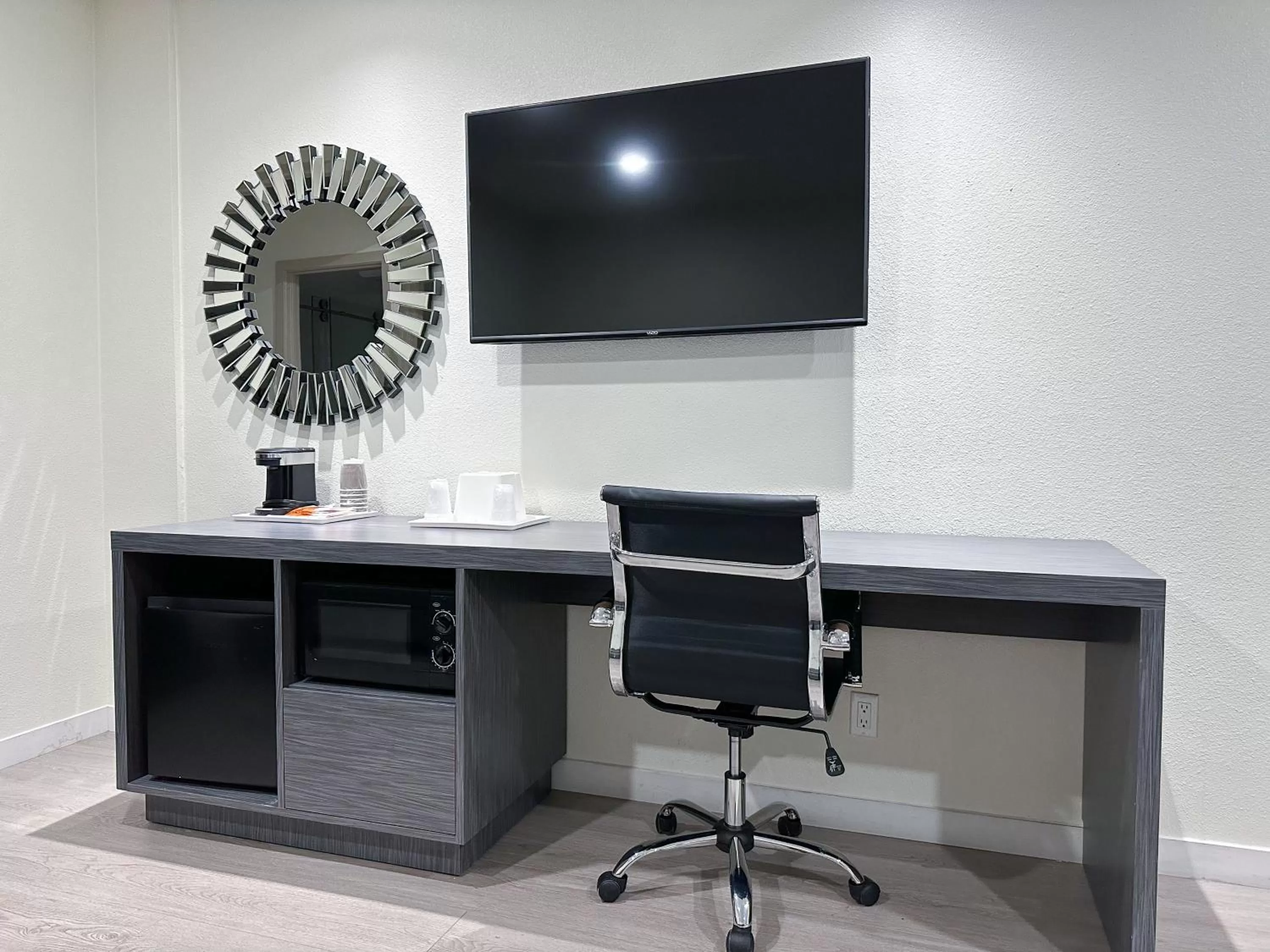 TV and multimedia in Ramada by Wyndham Anaheim Convention Center