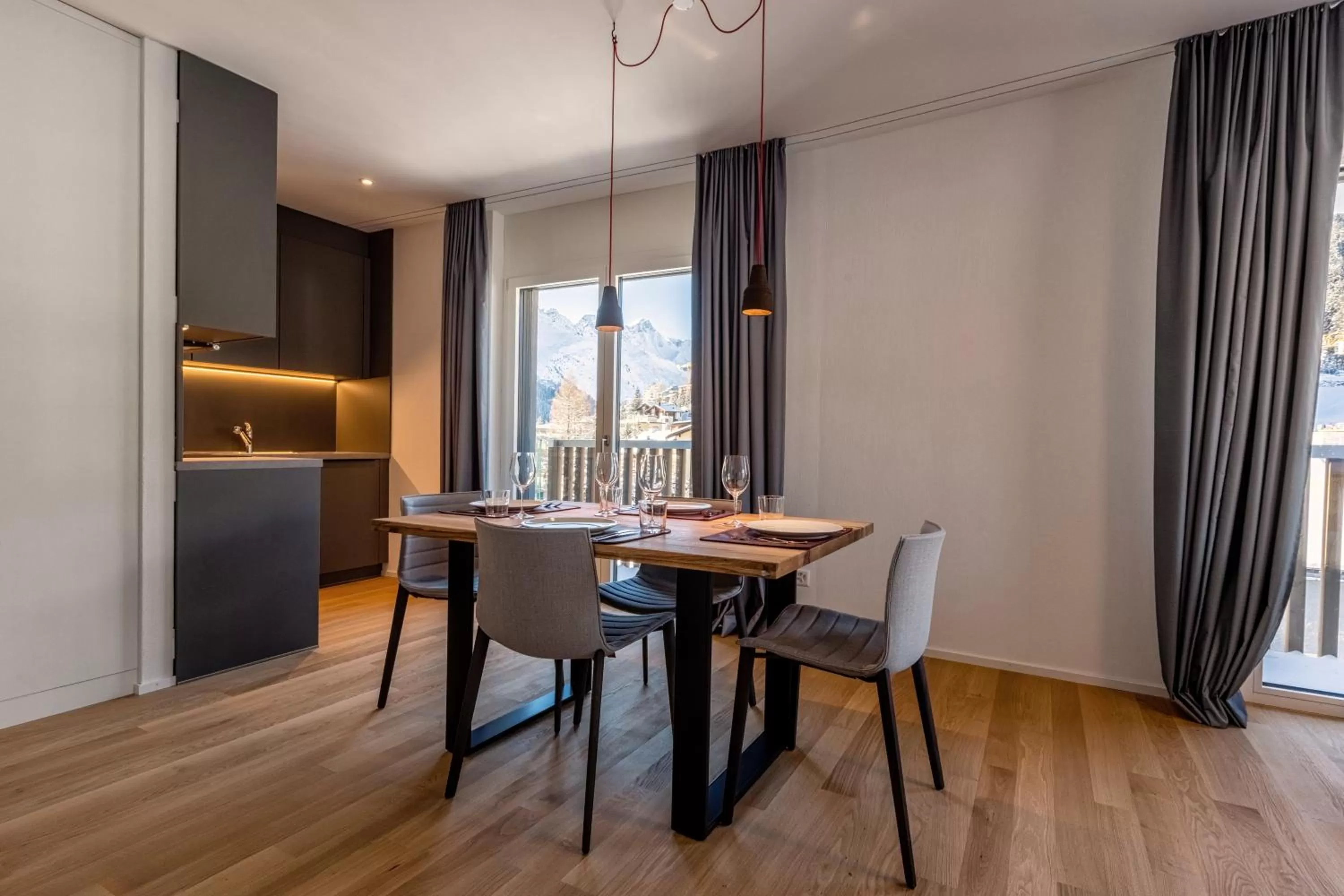 Dining area in AVES Hotel&Apartment Arosa