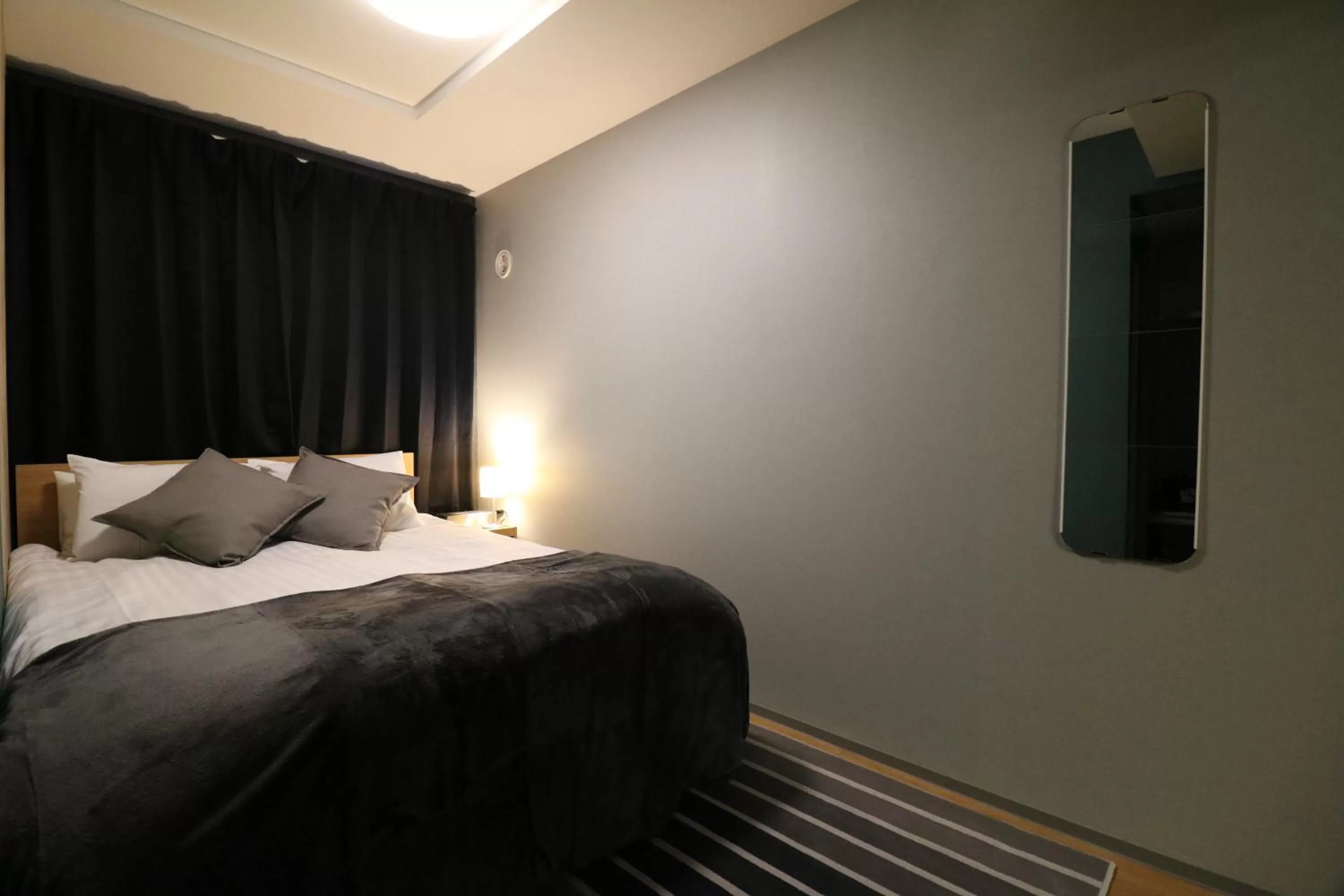 Bed in Glass Shiseikan