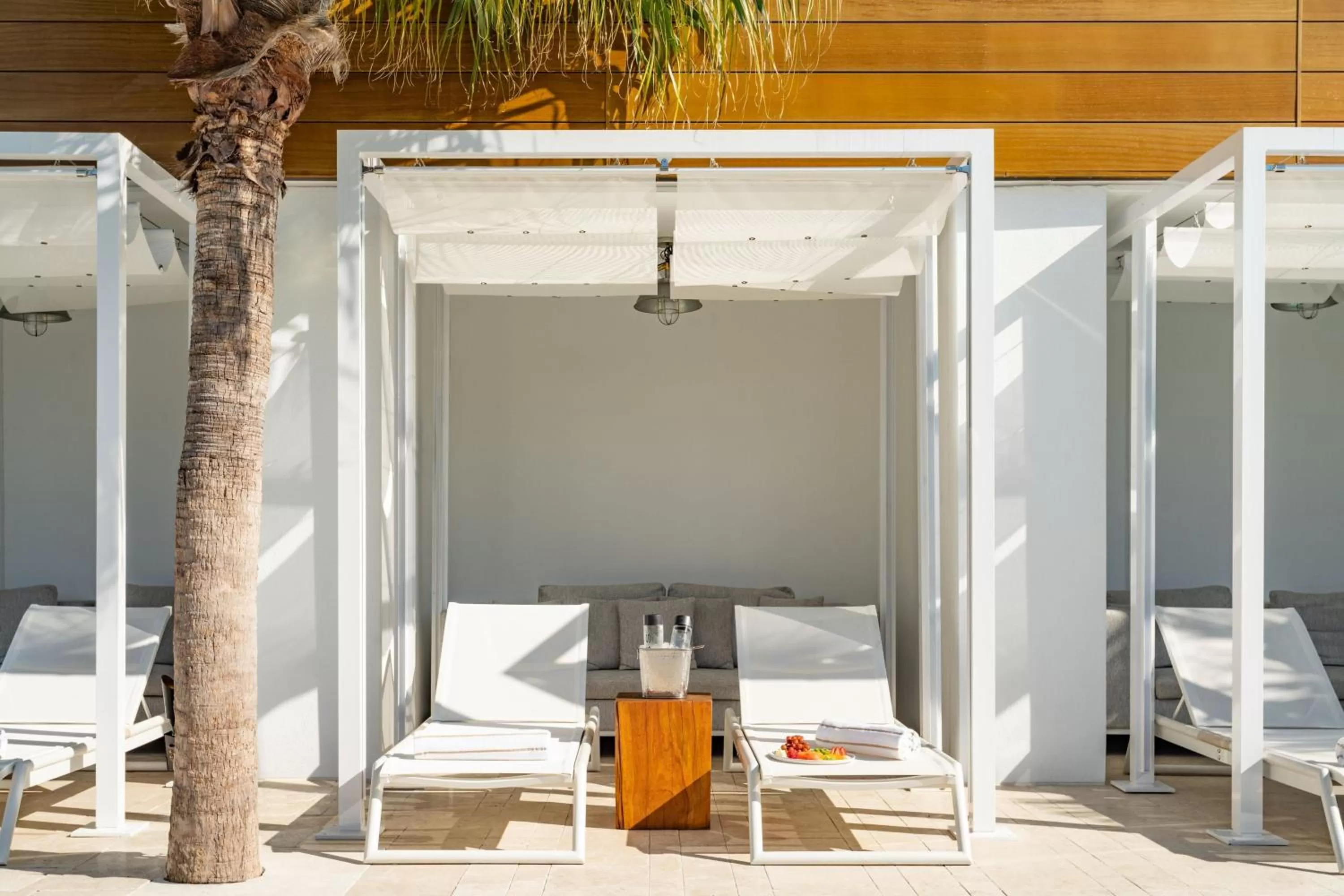 Swimming pool in JW Marriott Tampa Water Street