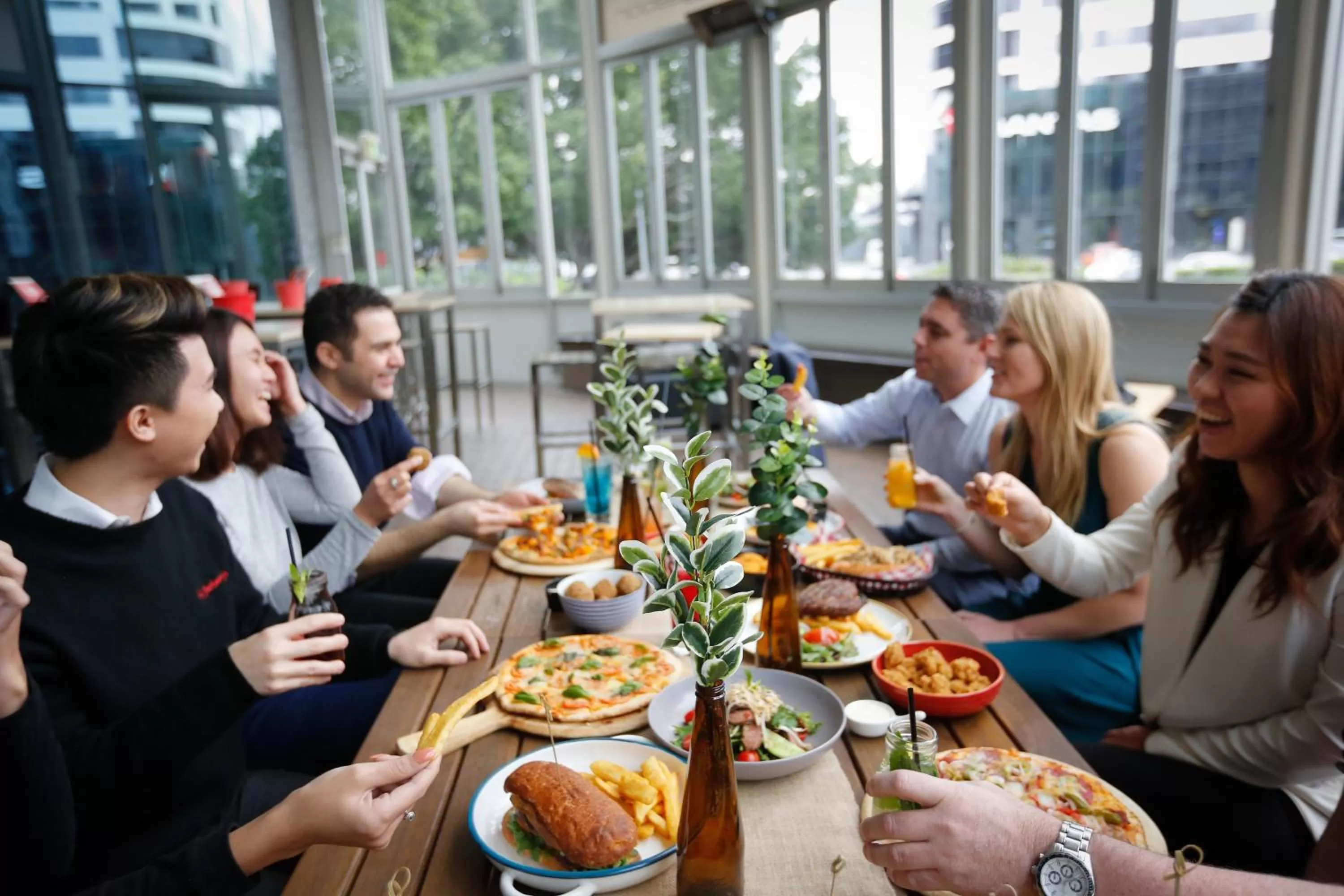 Restaurant/places to eat in Crowne Plaza Sydney Airport by IHG