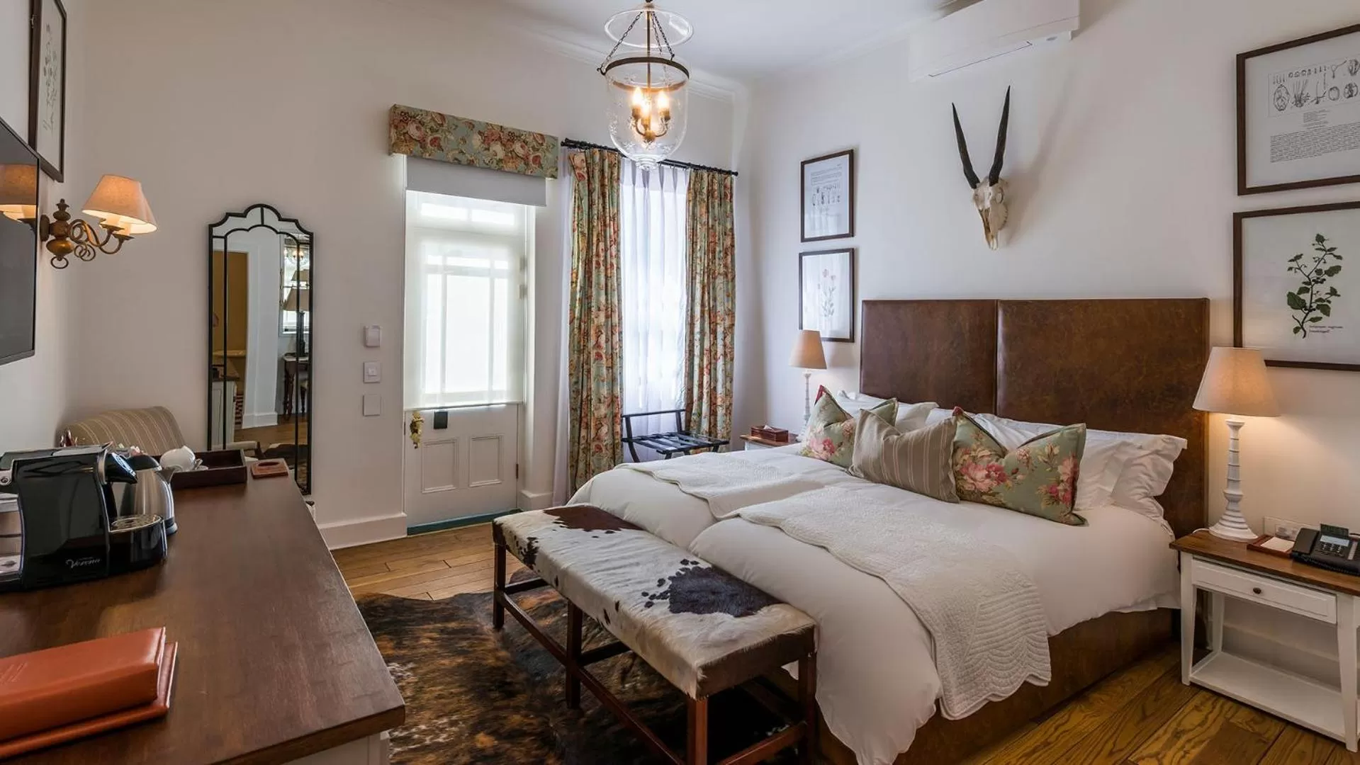 Bed in Drostdy Hotel