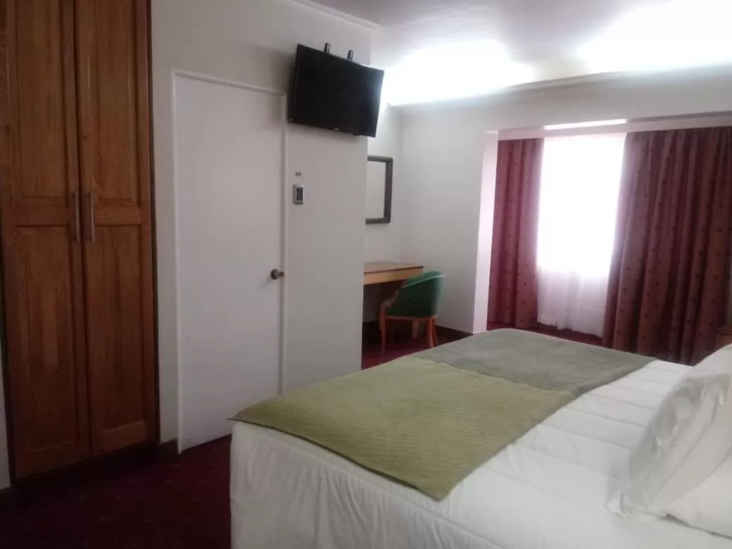 Bed in Hotel Gavina Express