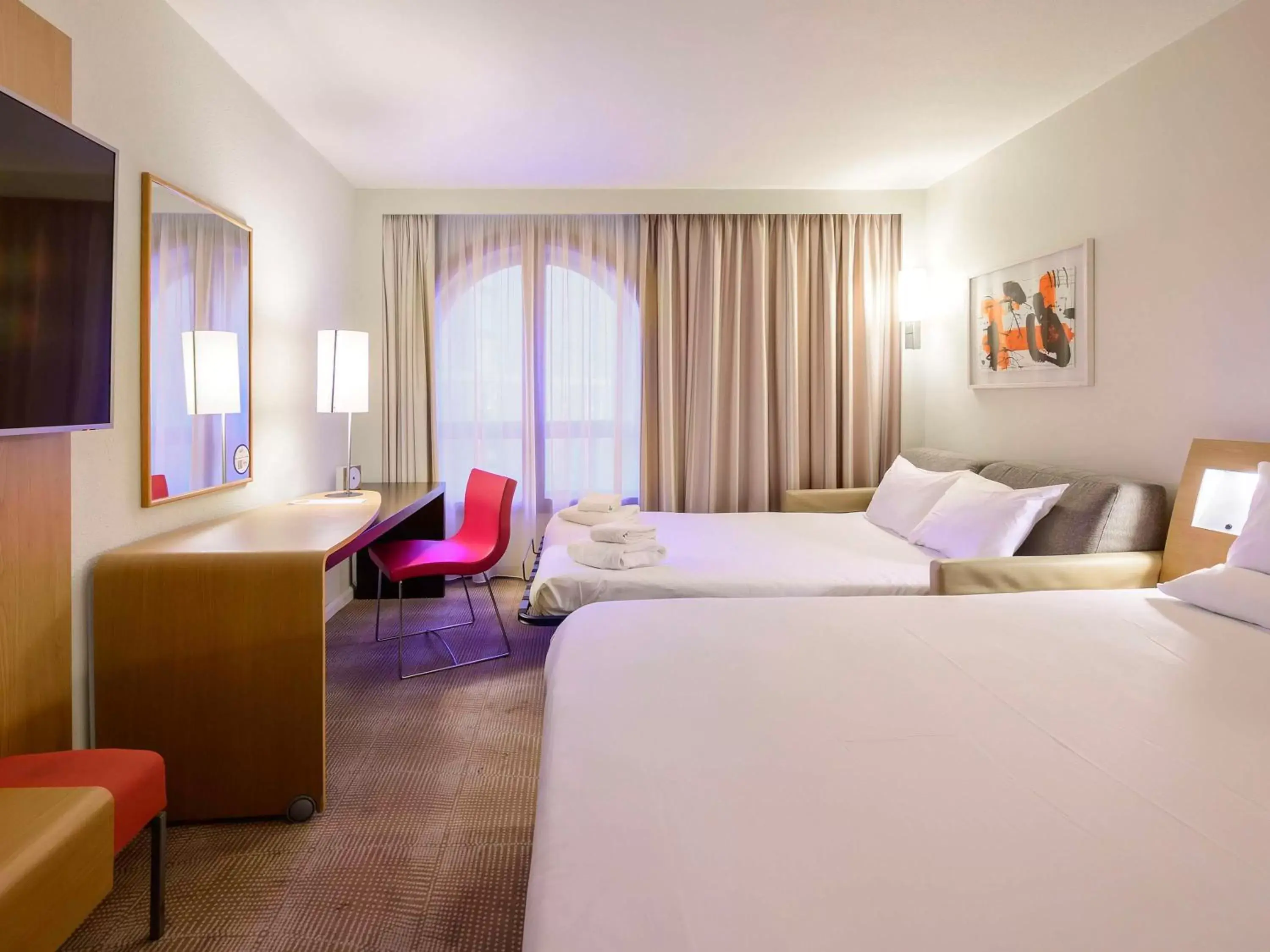 Standard Double Room with Sofa Bed in Novotel Birmingham Centre Standard Double Room with Sofa Bed in Novotel Birmingham Centre