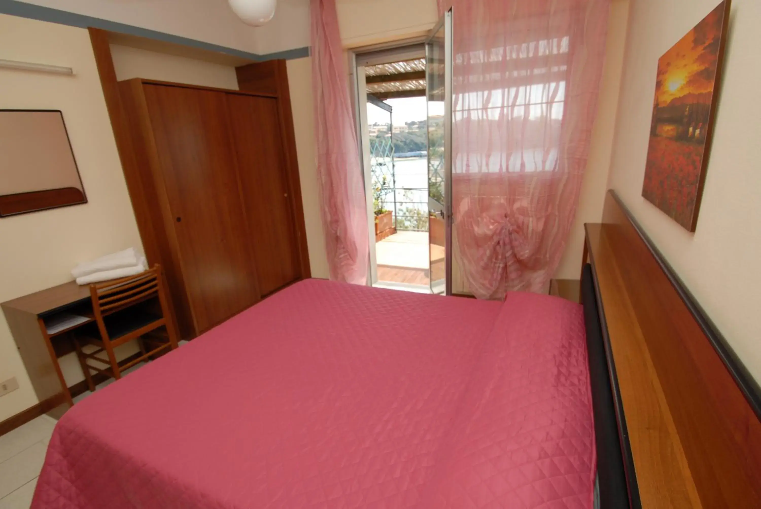Standard Double Room with Balcony and Sea View in Hotel Baia Del Sorriso Standard Double Room with Balcony and Sea View in Hotel Baia Del Sorriso