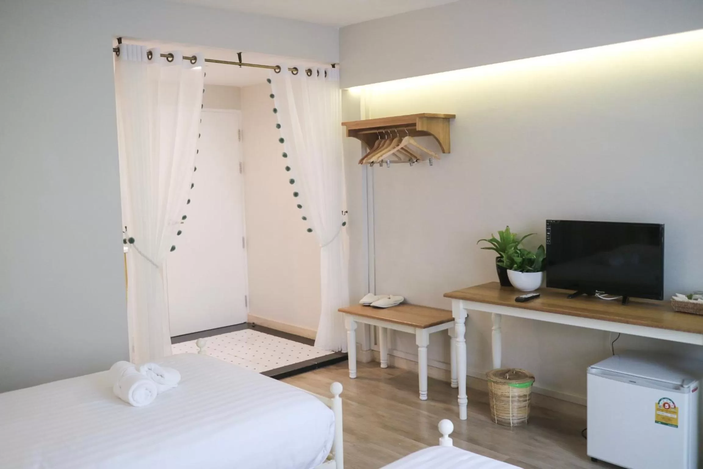 TV and multimedia, TV/Entertainment Center in J's Cafe and Poshtel