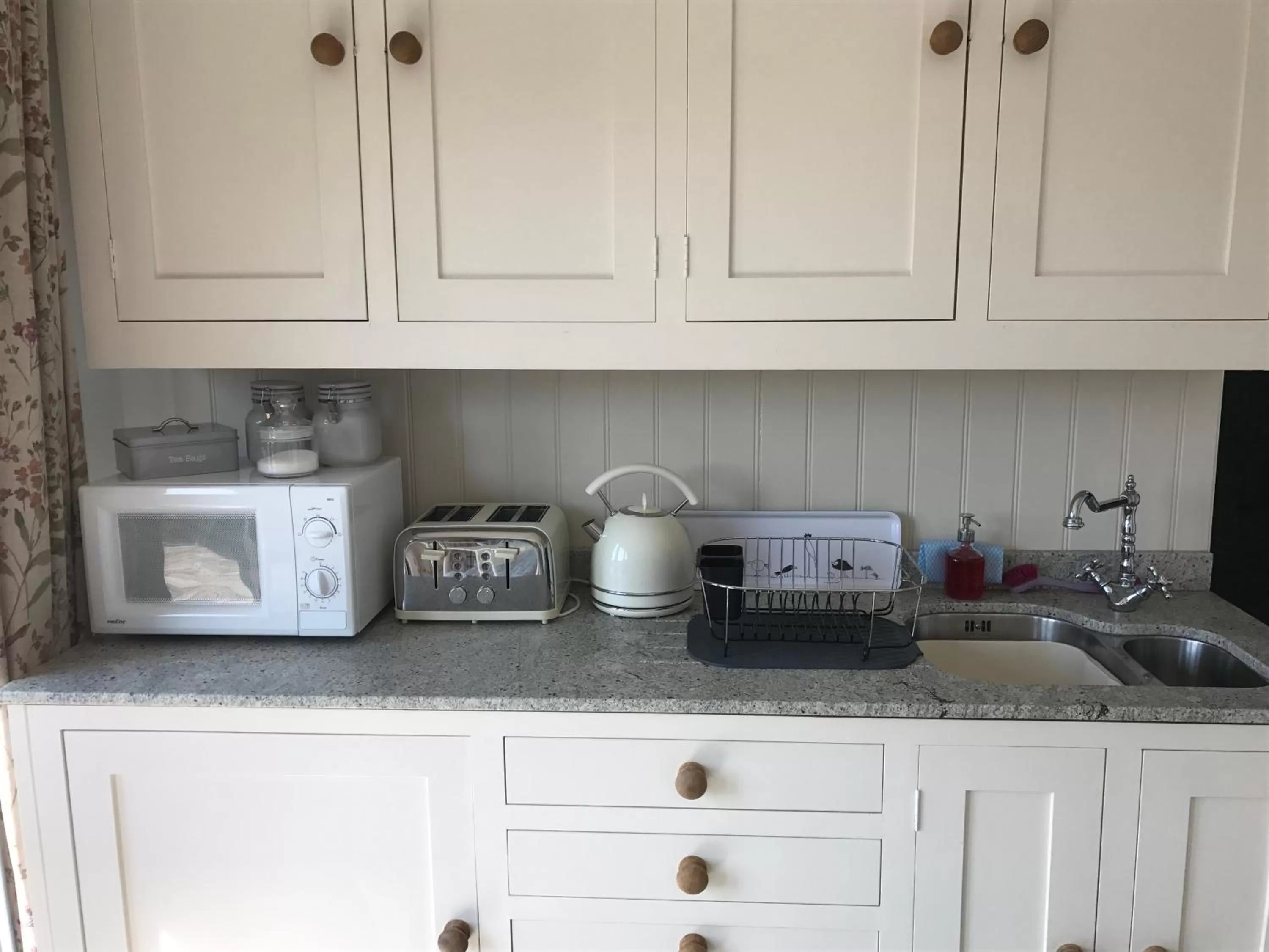 Coffee/tea facilities in The Cow Hide