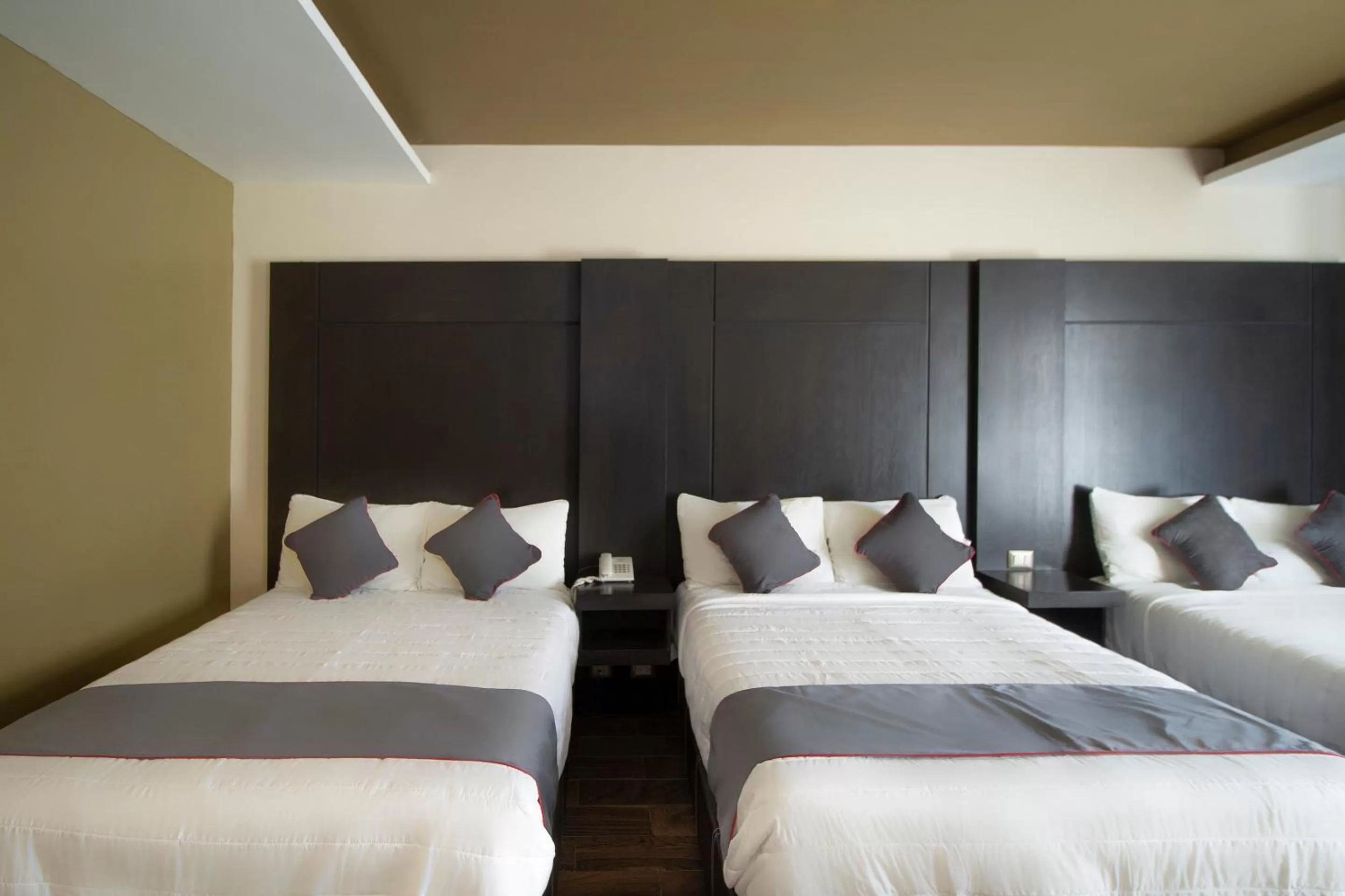 Standard Three beds in Hotel Las Iglesias, Cholula