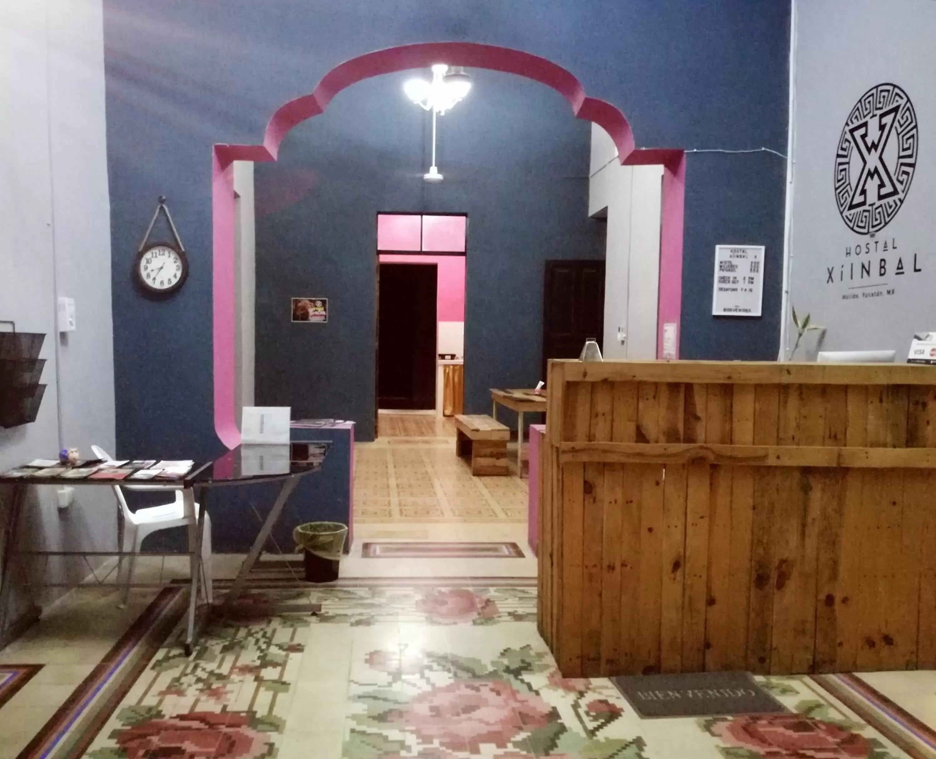 Facade/entrance in Hostal Xiinbal