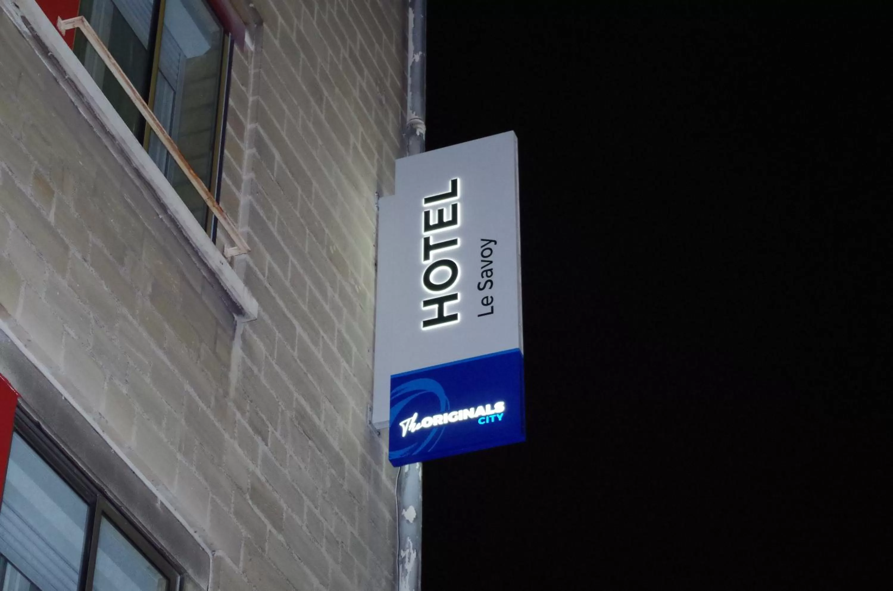 Property logo or sign in The Originals City, Hôtel Le Savoy, Caen