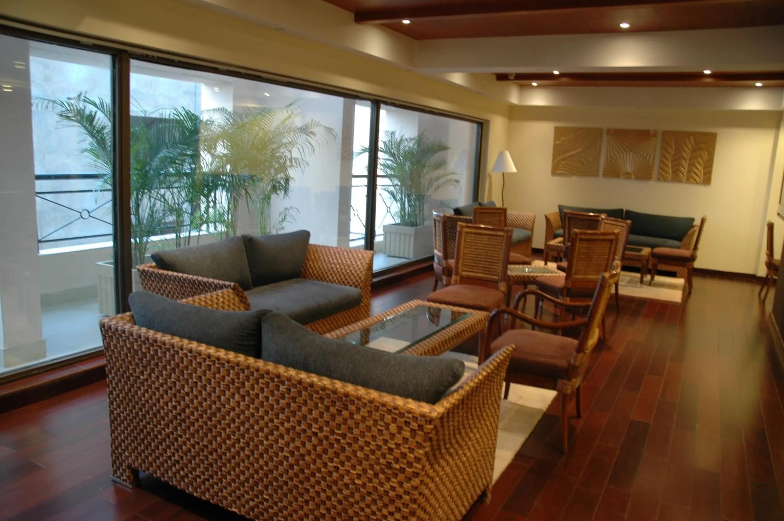 Living room in Radisson Hotel Varanasi