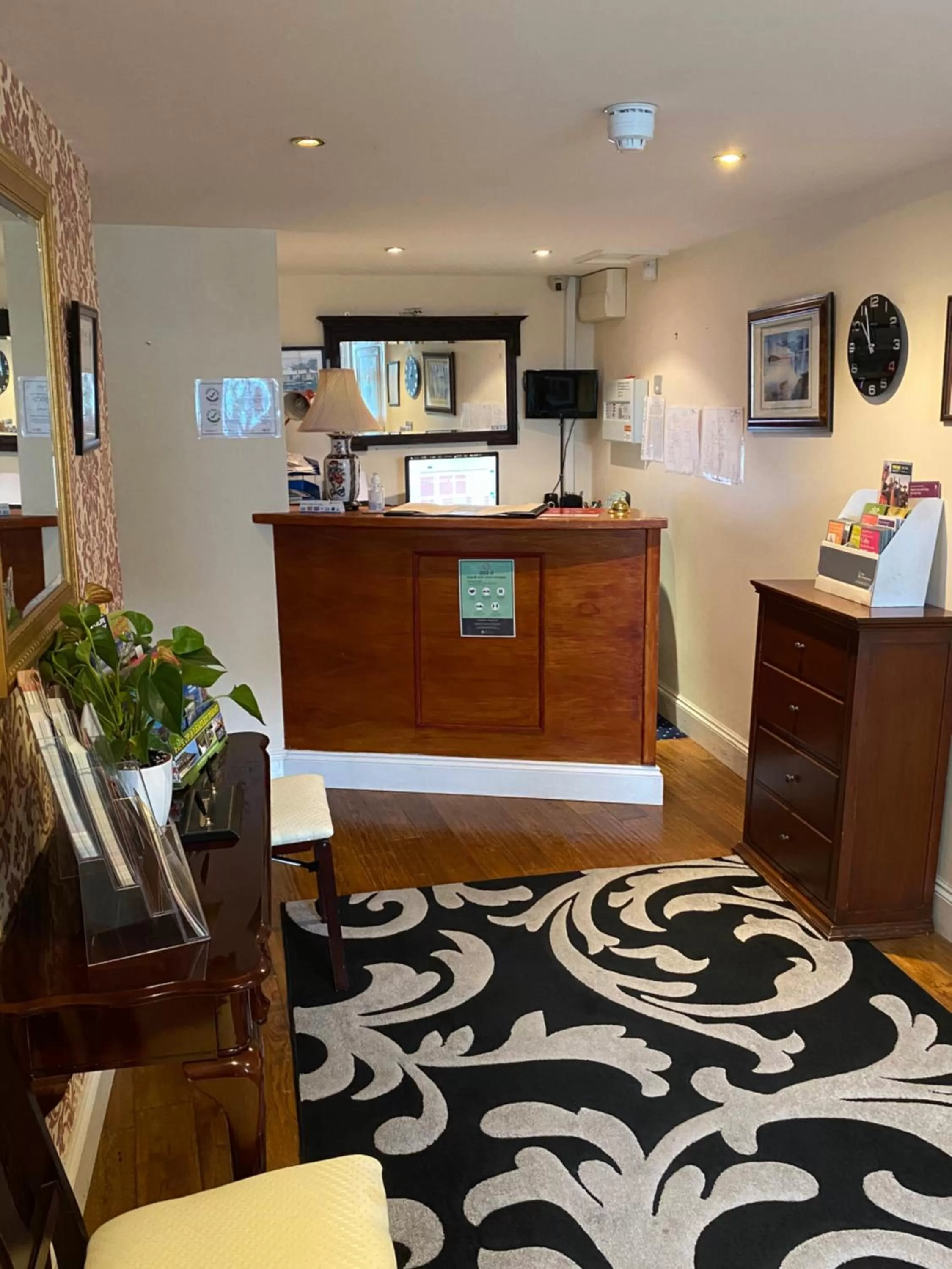 Lobby or reception in Flambards Hotel