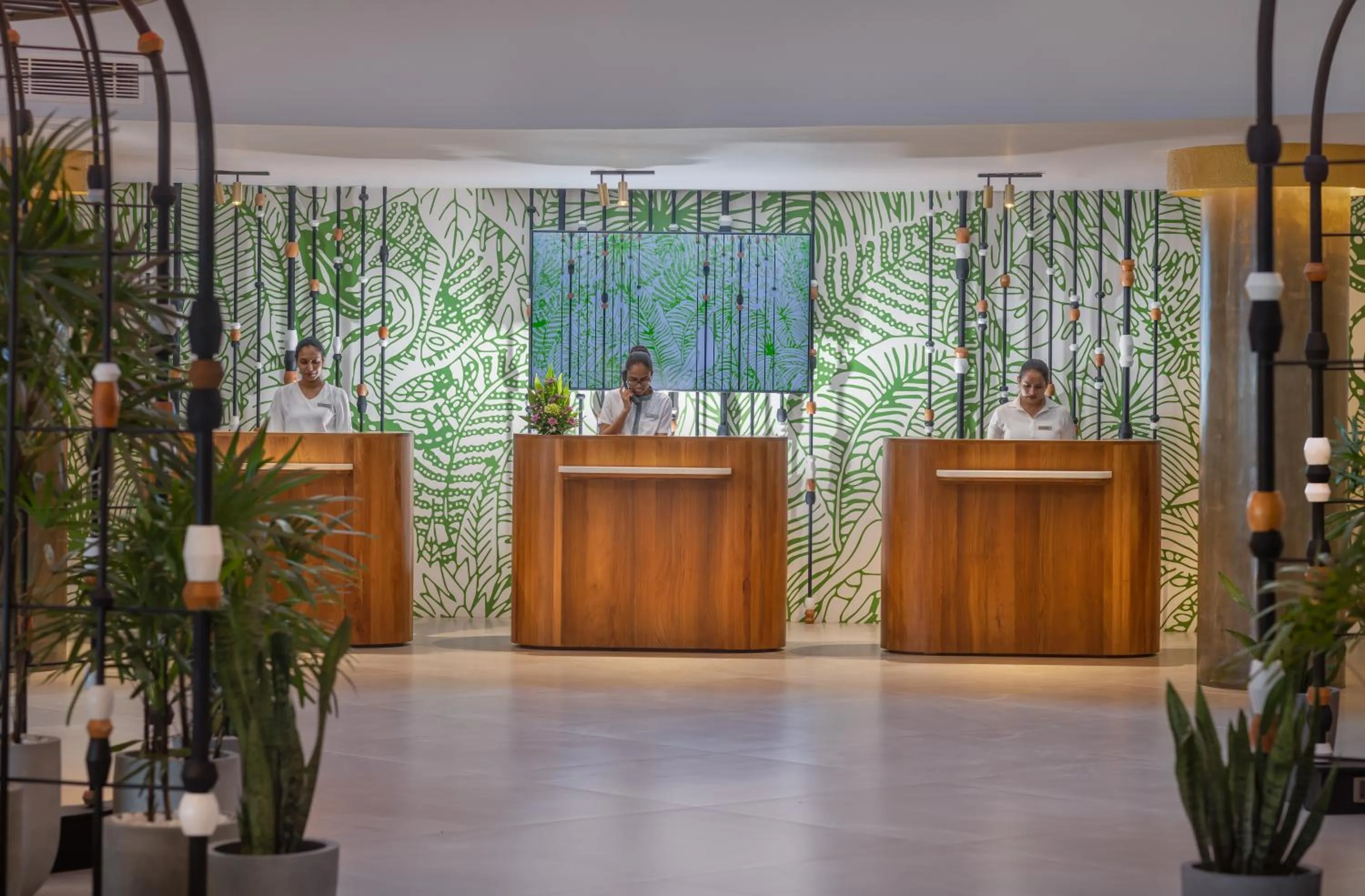 Facade/entrance in Occidental Eden Beruwala