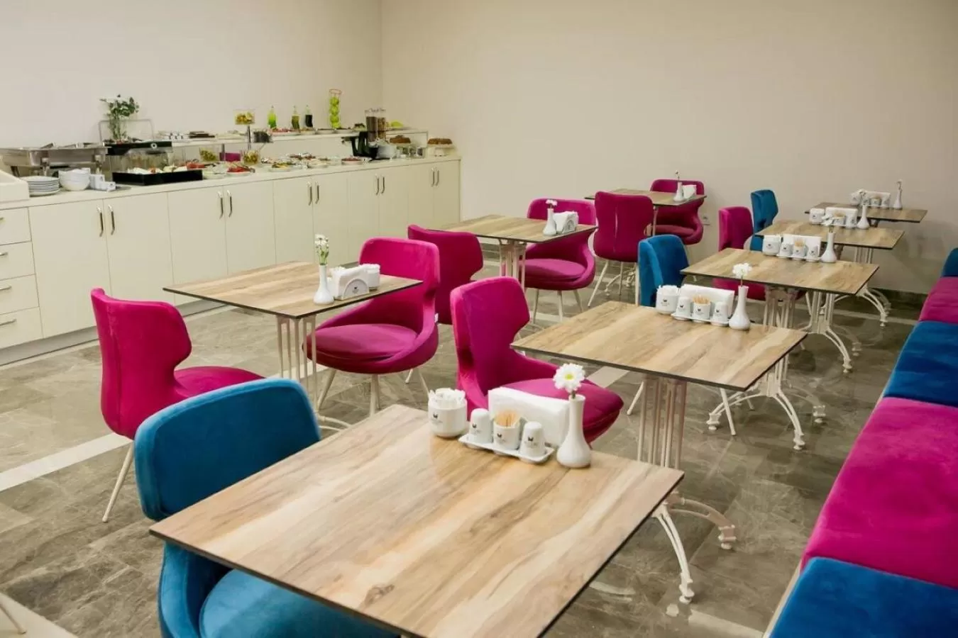 Restaurant/Places to Eat in Beyzas Hotels & Suites