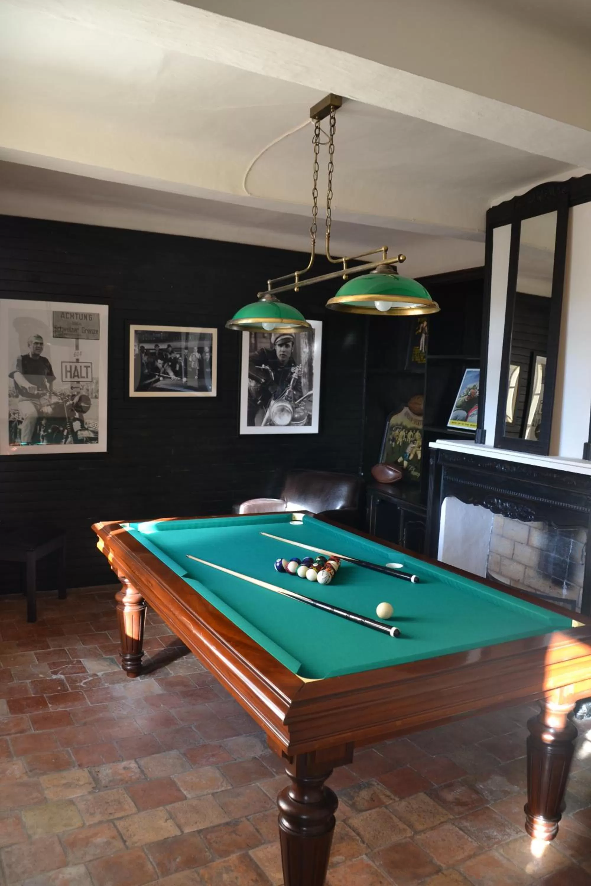 Billiard in Maison Saint Louis avec Jacuzzi
