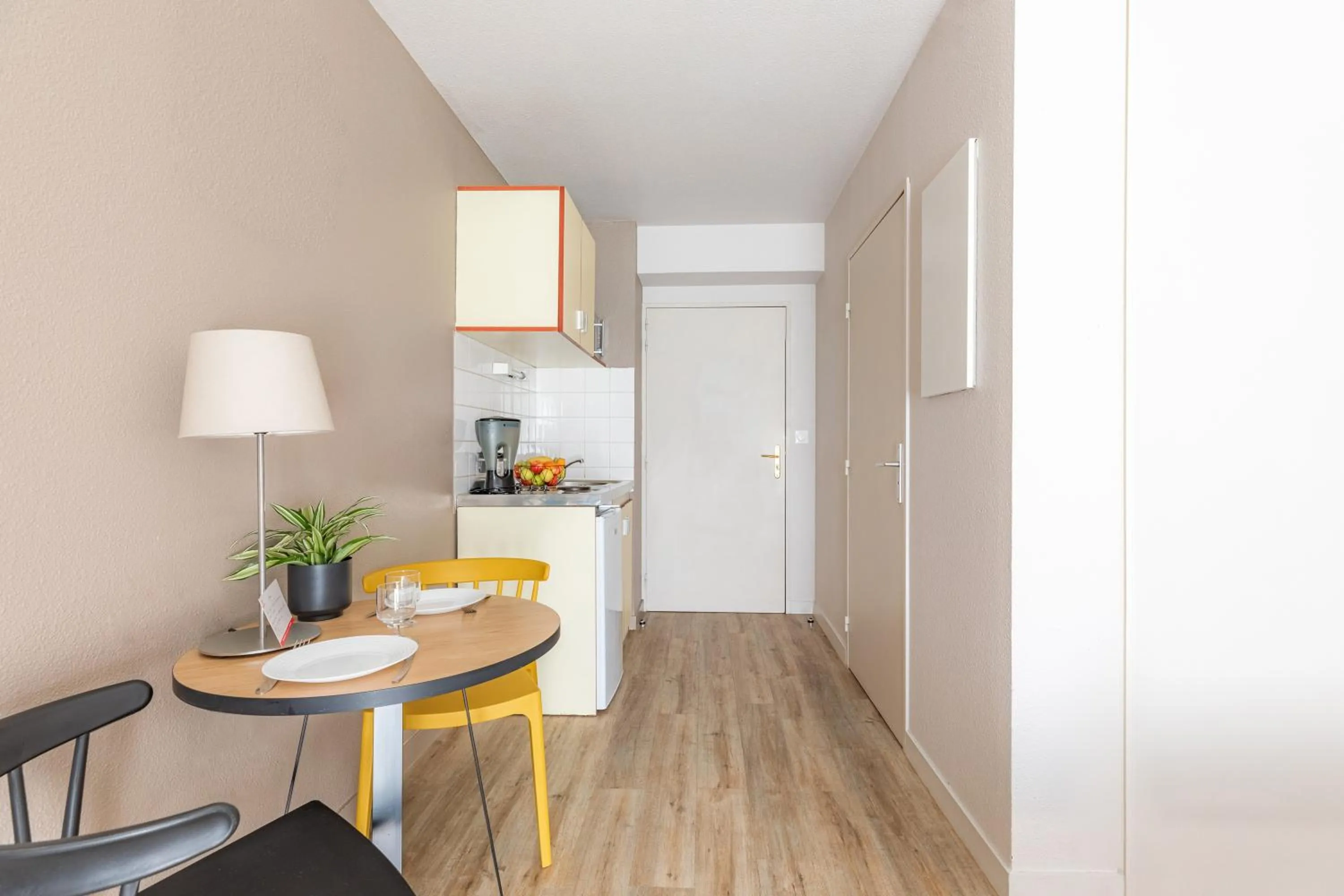 Kitchen or kitchenette in Appart'City Classic Rennes Ouest