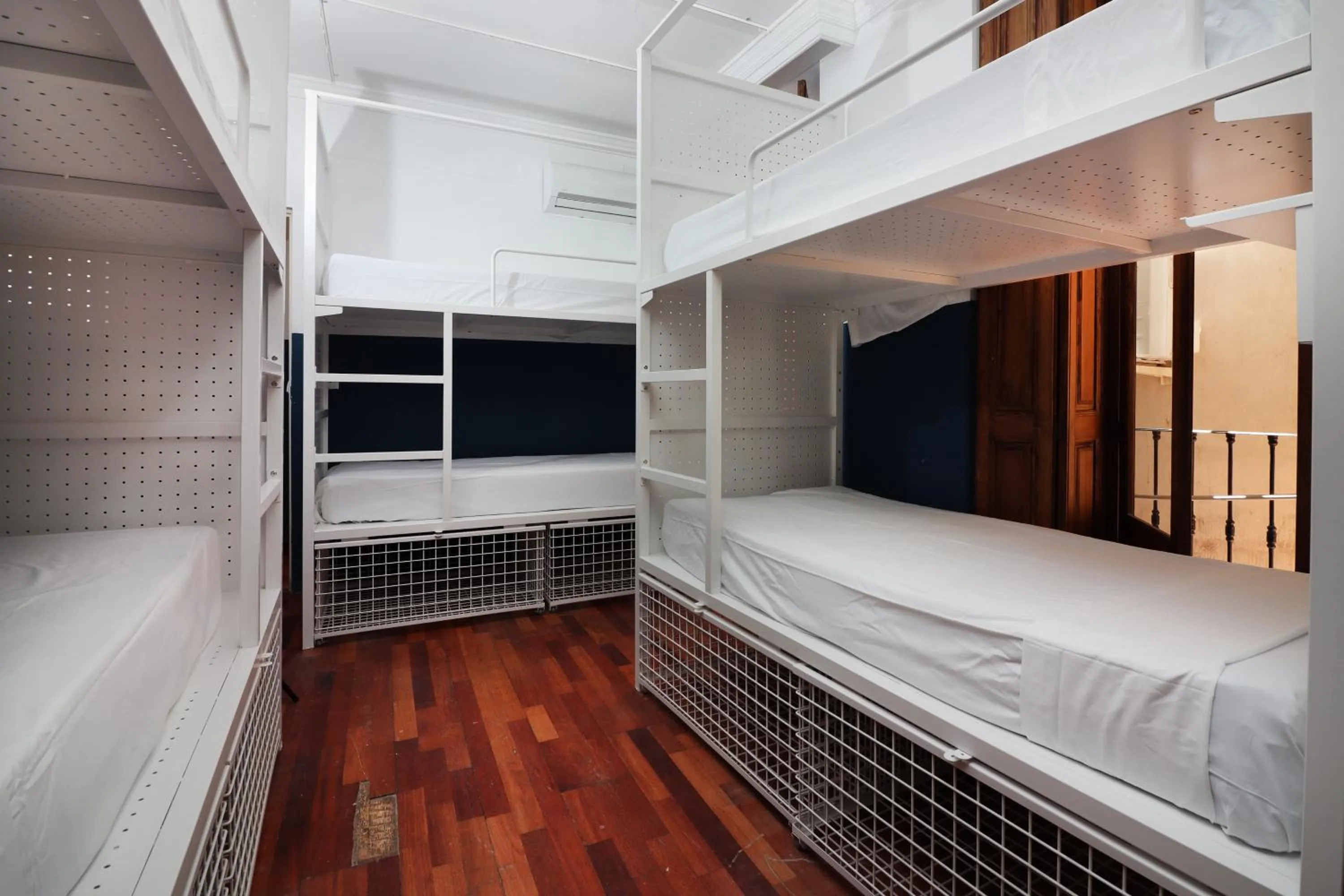 Bed in Feel Hostels City Center