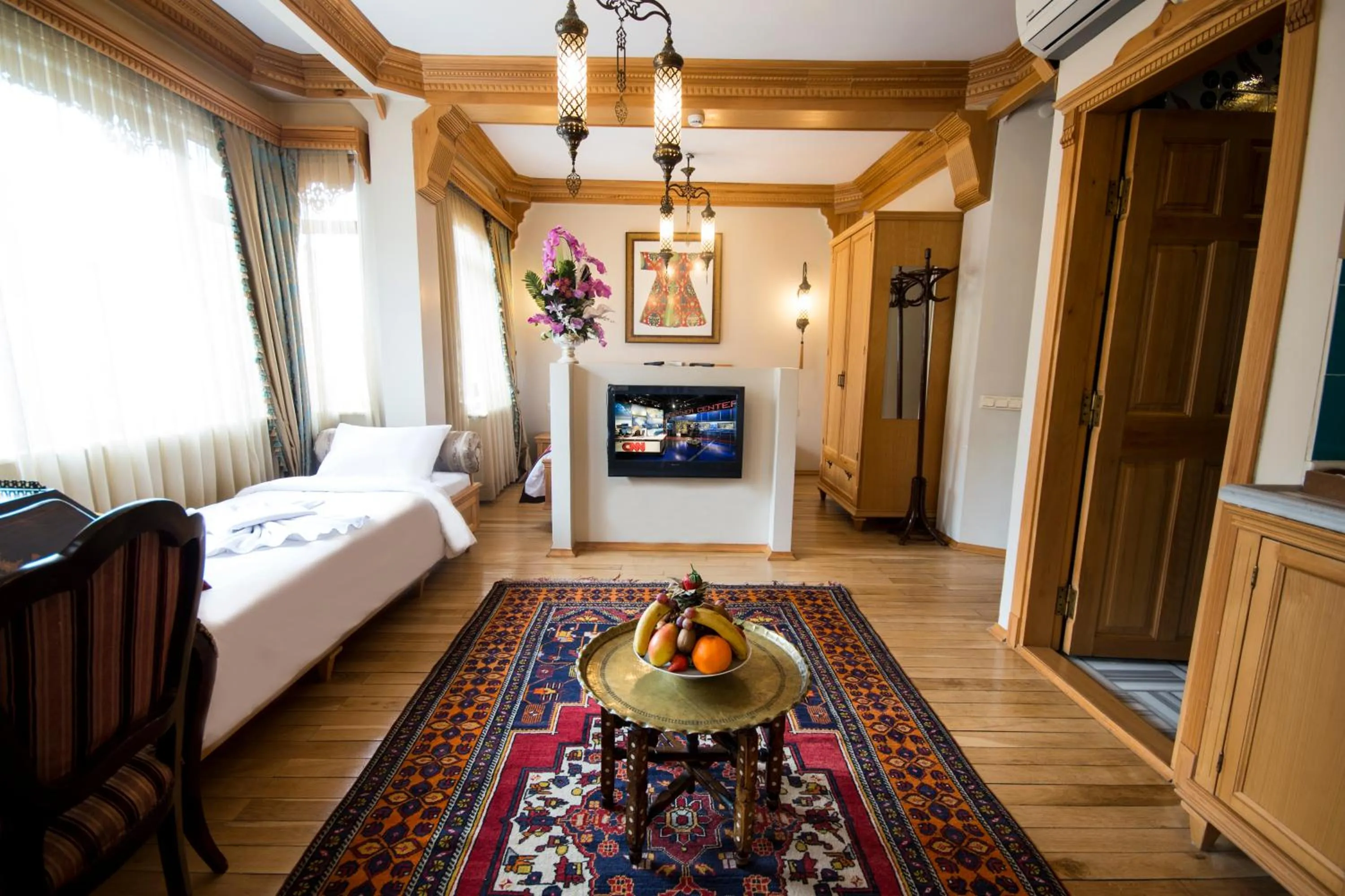 Spring in Sultan Corner Hotel