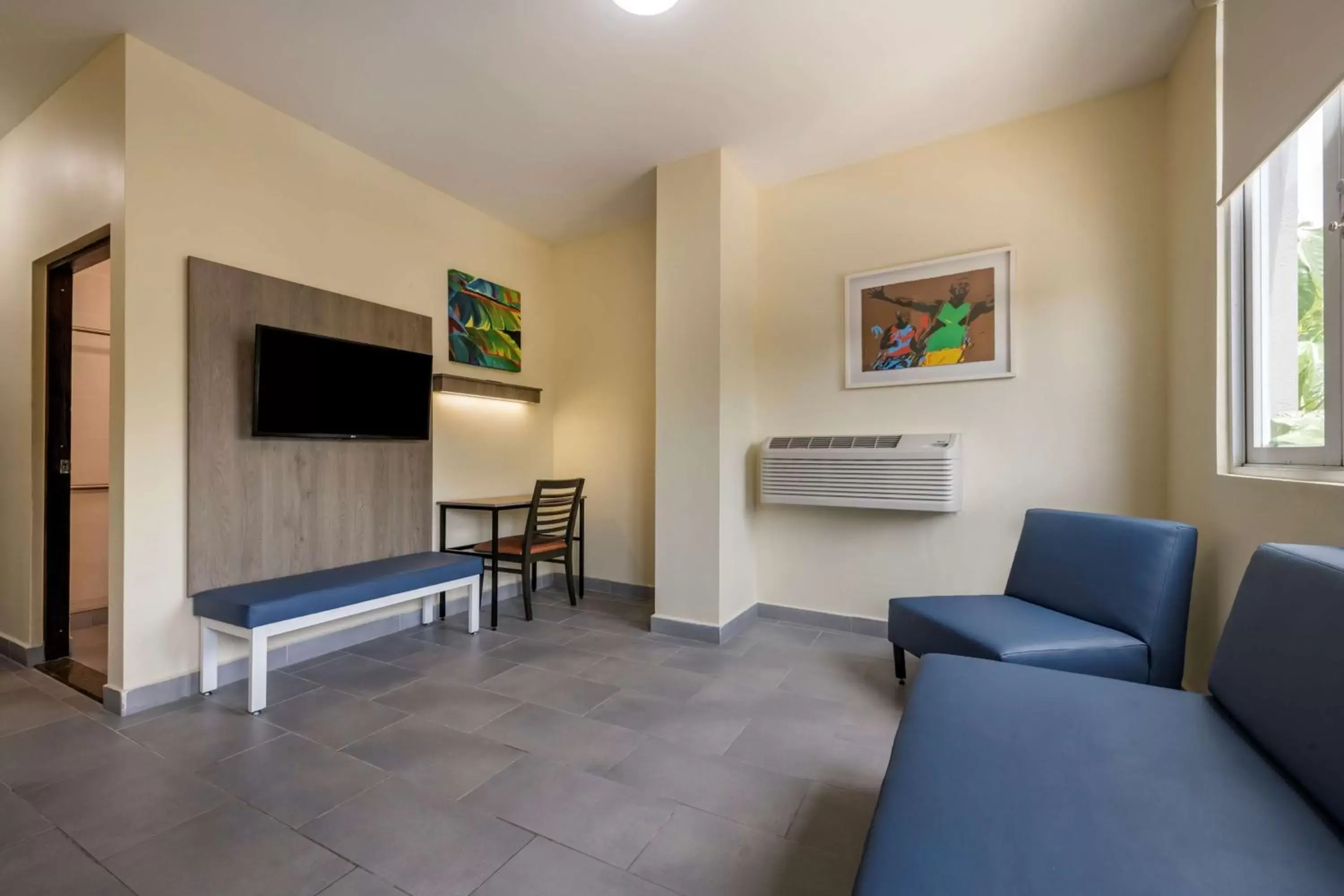 King Room with City View in Hotel Mayaguez Plaza, BW Signature Collection King Room with City View in Hotel Mayaguez Plaza, BW Signature Collection