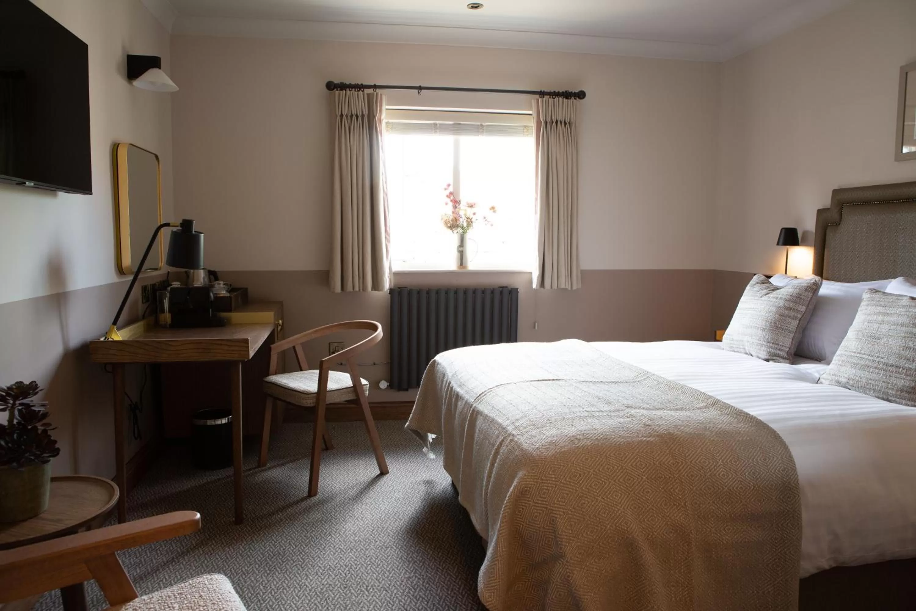 Bedroom, Bed in The Tempest Arms