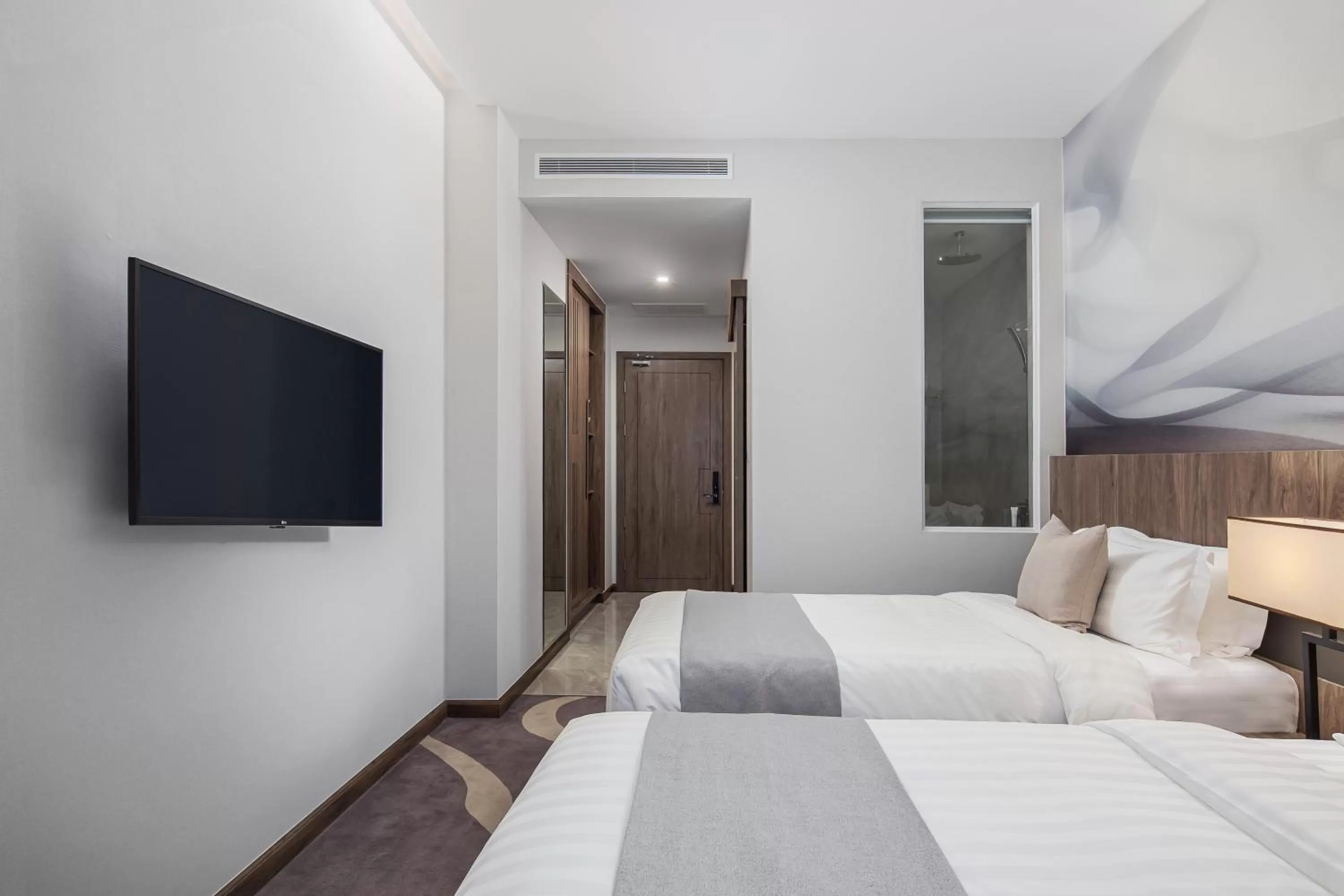 Bathroom, Bed in Sensory Park Urban Hotel