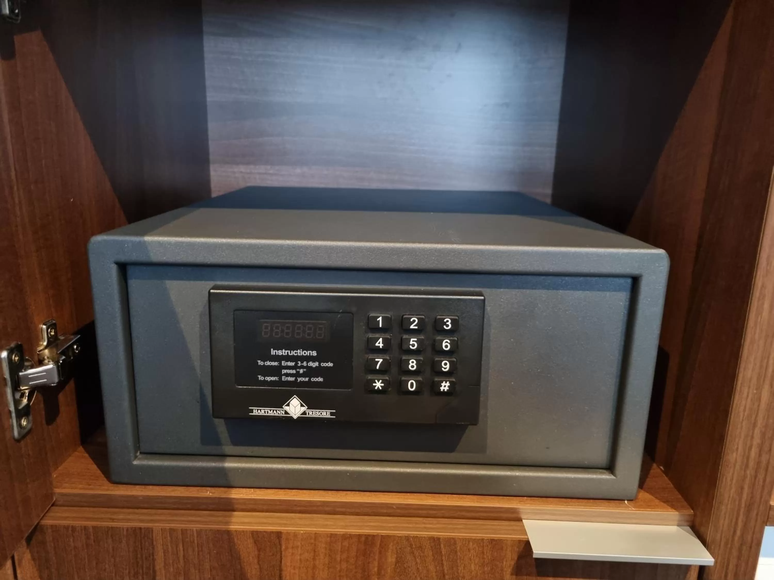 safe in Terminal Hotel