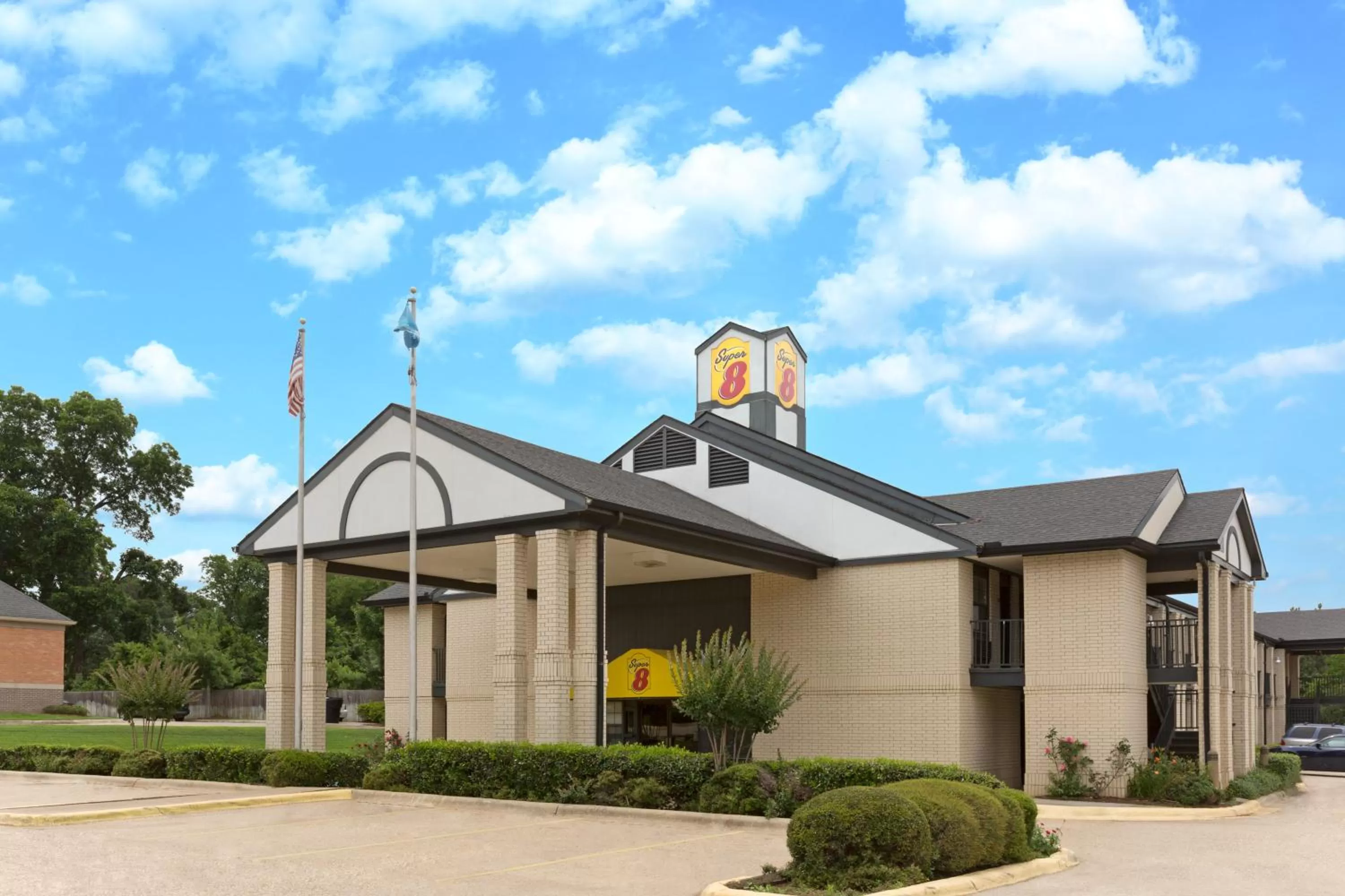 Facade/entrance in Super 8 by Wyndham Ruston