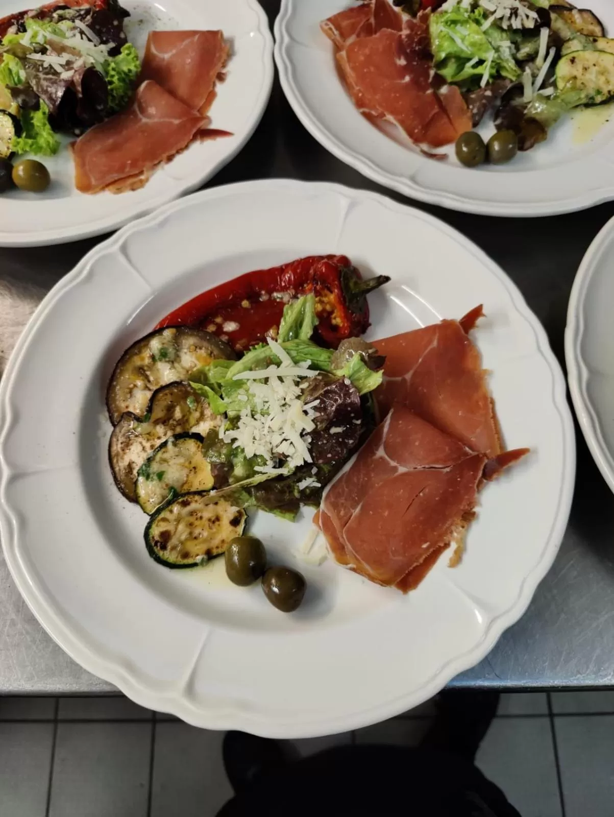 Restaurant/places to eat in Hotel Allegra