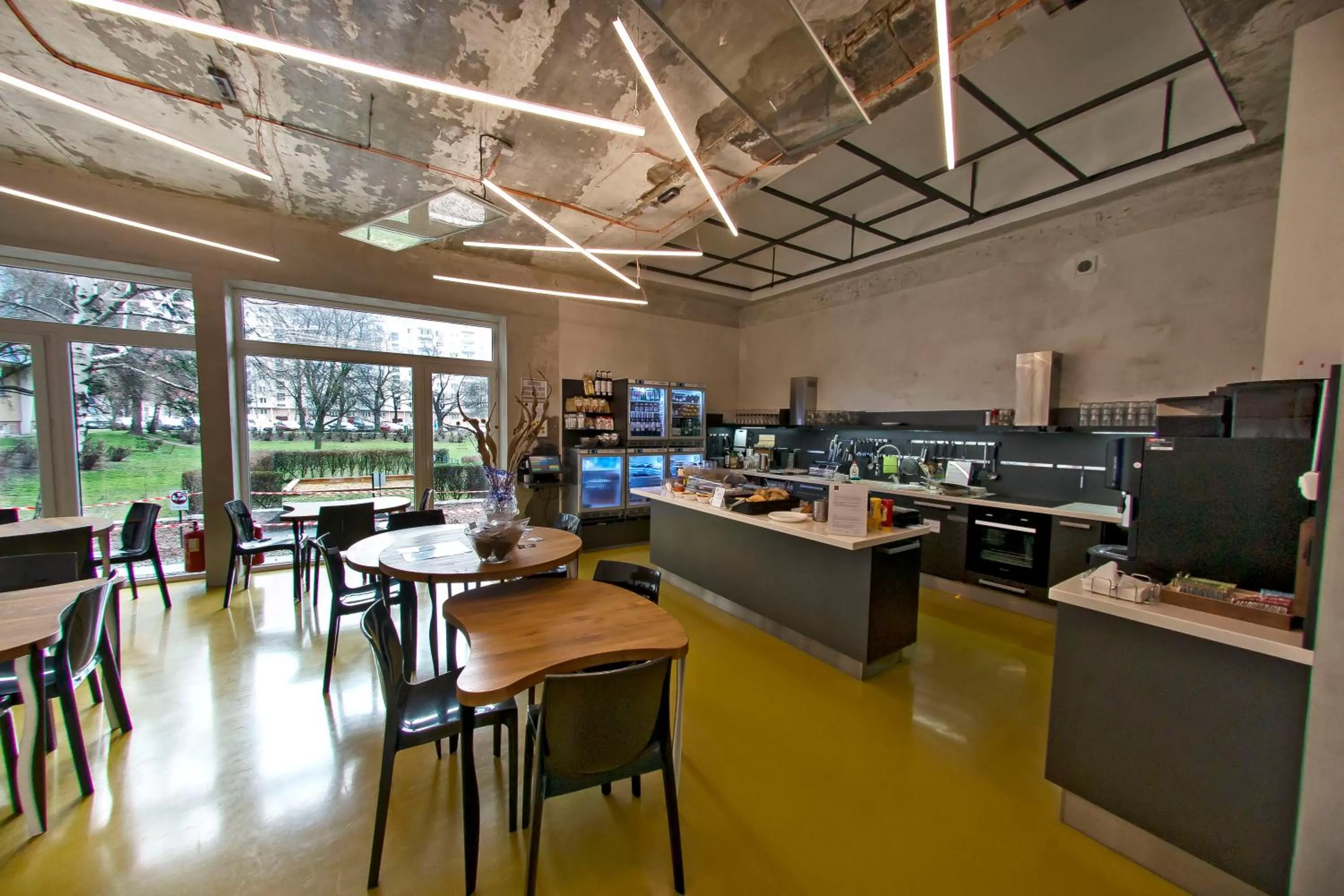 Communal kitchen in Smarthotel Nezvalova Archa