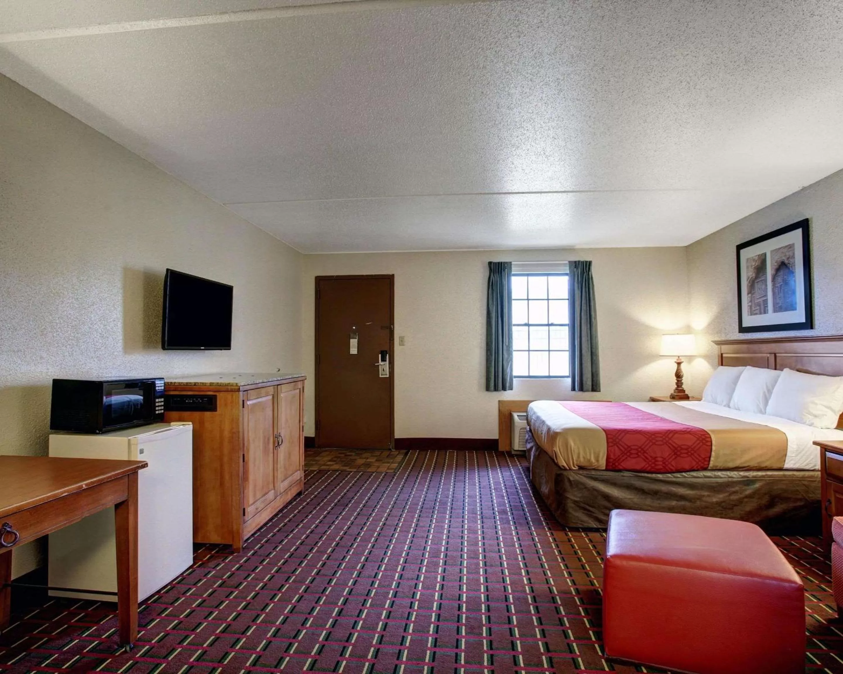 Photo of the whole room, Bed in Rodeway Inn New Braunfels - San Antonio Area