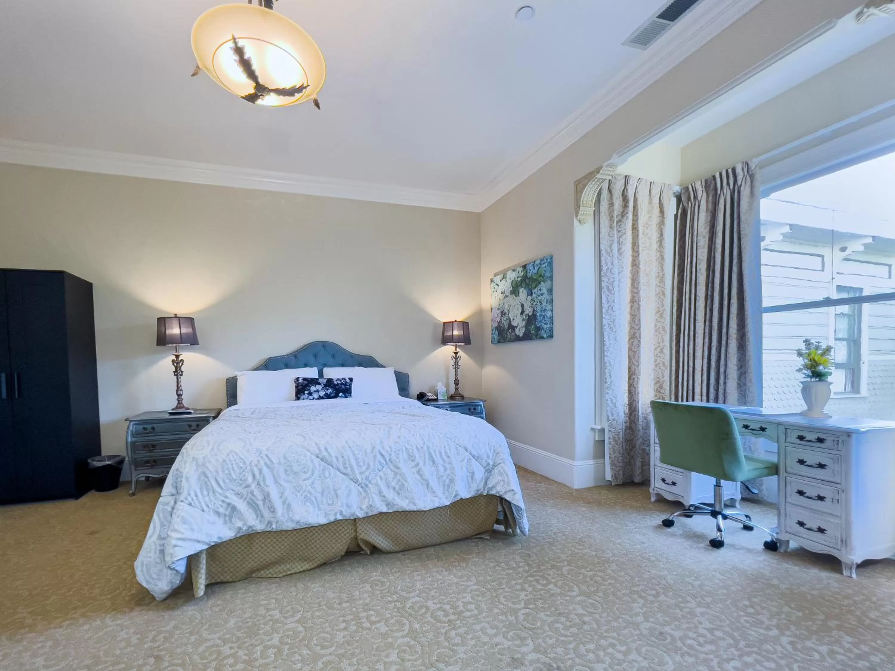 Bedroom, Bed in Chateau Coralini