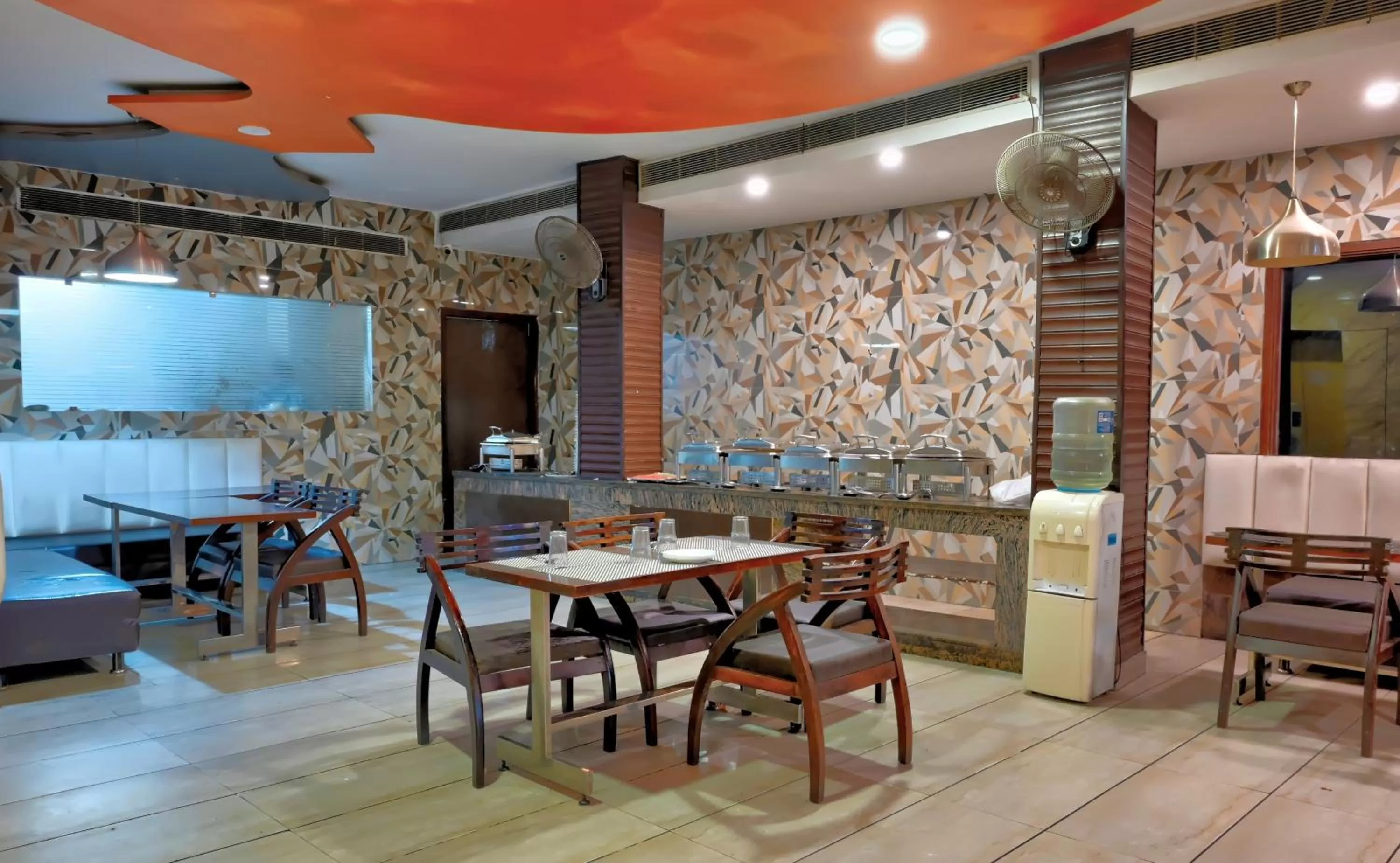 Restaurant/Places to Eat in DIEU Sallow royal suites