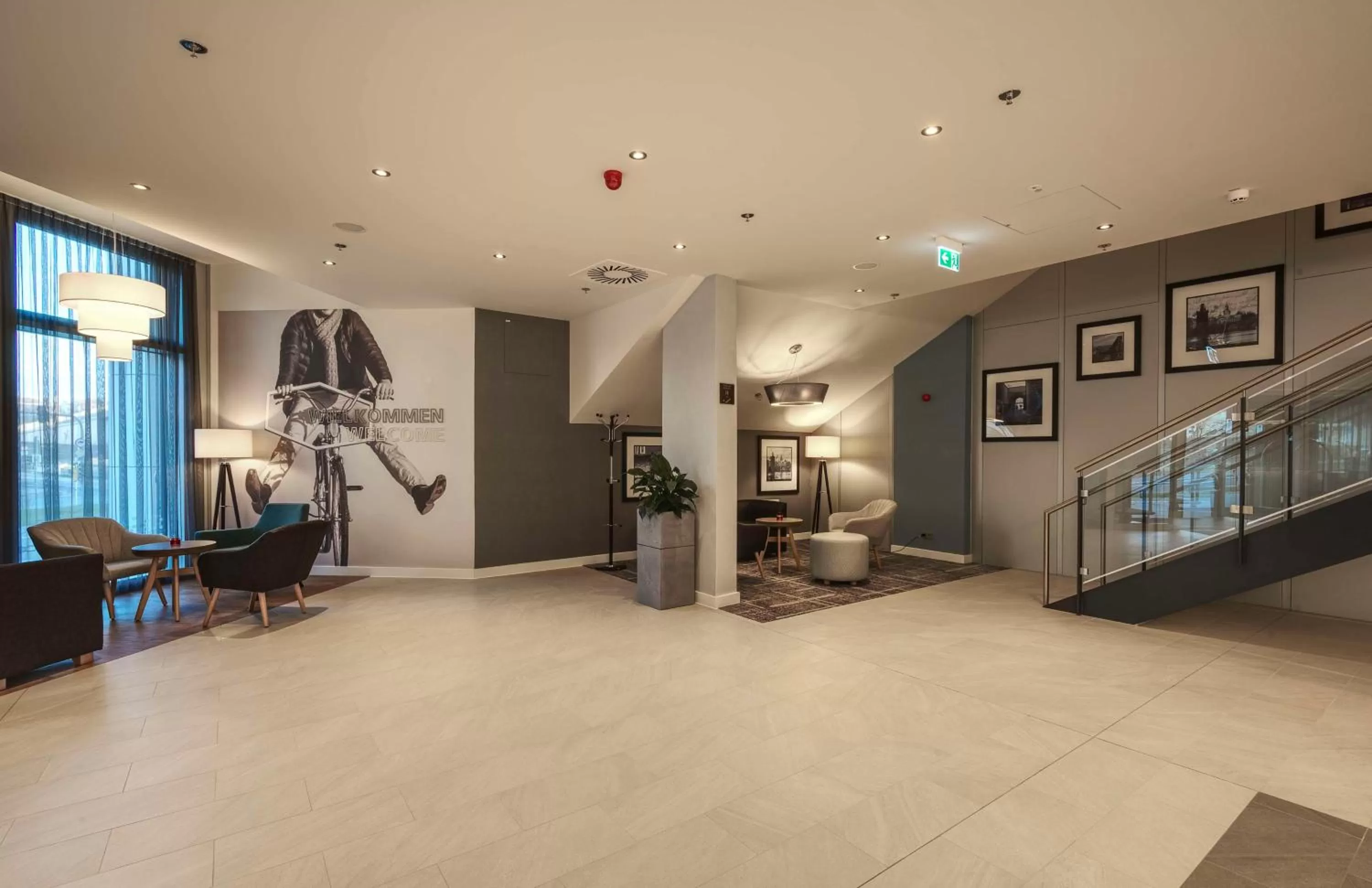 Lobby or reception in Hampton by Hilton Stuttgart City Centre