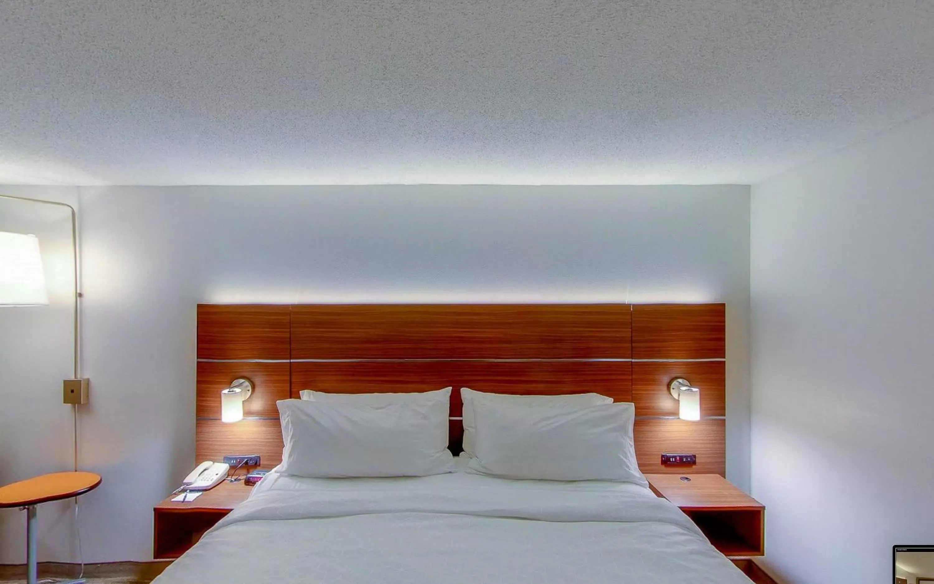 One King Bed Two Rooms - Non-Smoking in Holiday Inn Express Fort Wayne - East - New Haven, an IHG Hotel One King Bed Two Rooms - Non-Smoking in Holiday Inn Express Fort Wayne - East - New Haven, an IHG Hotel