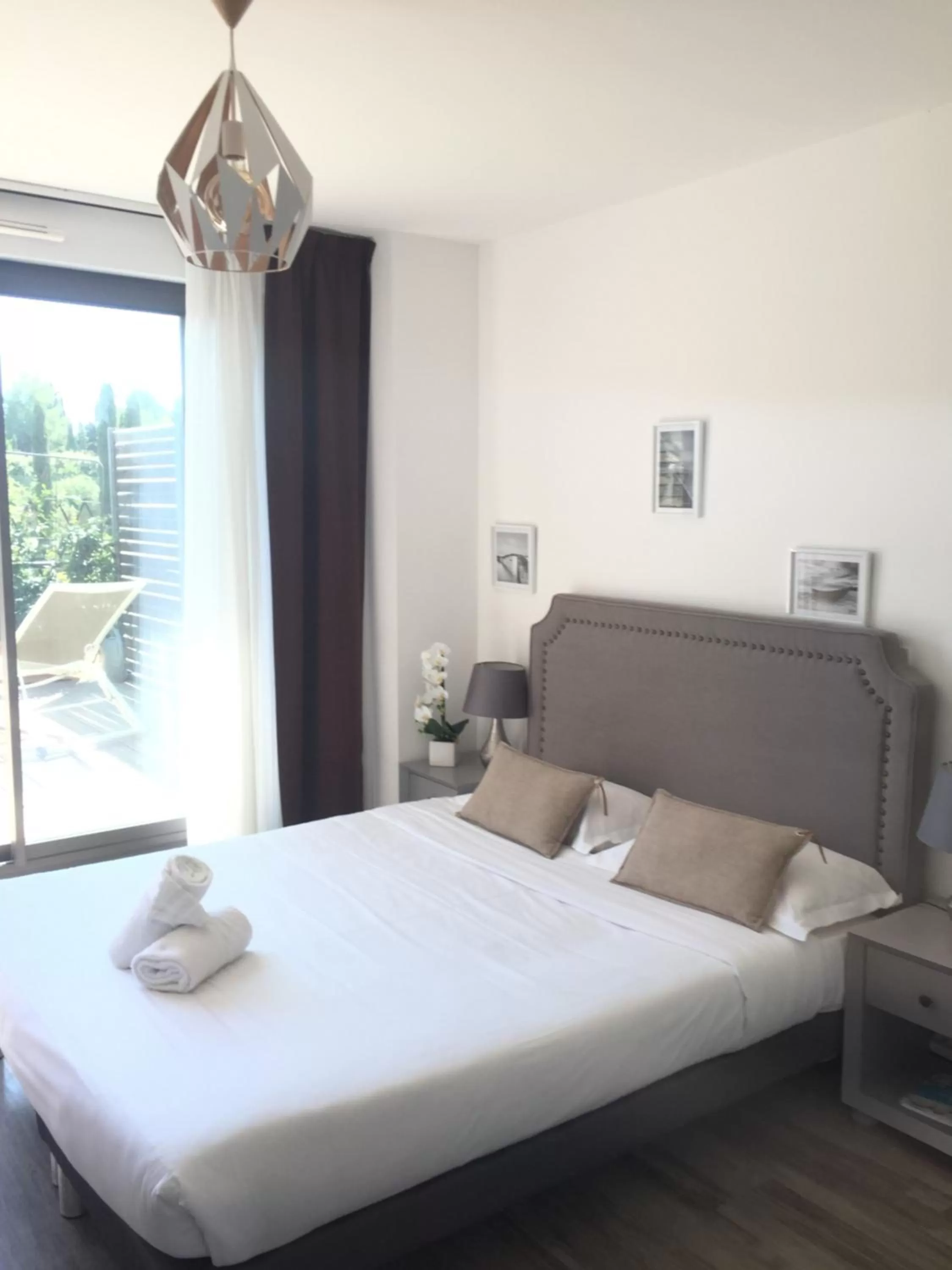 Bed in Les Terrasses D'Aix - Studio avec Grande Terrasse privée