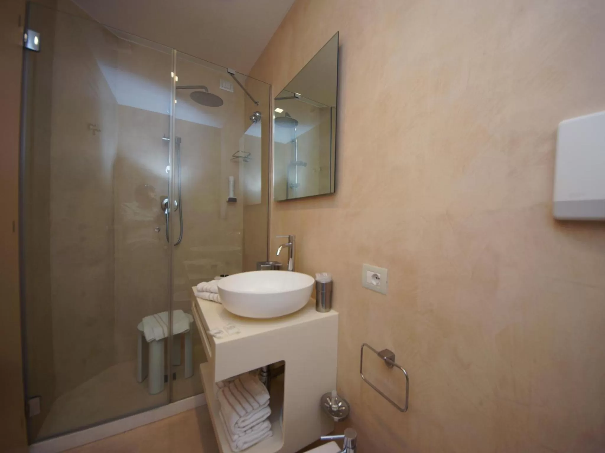 Bathroom in Hotel Dori