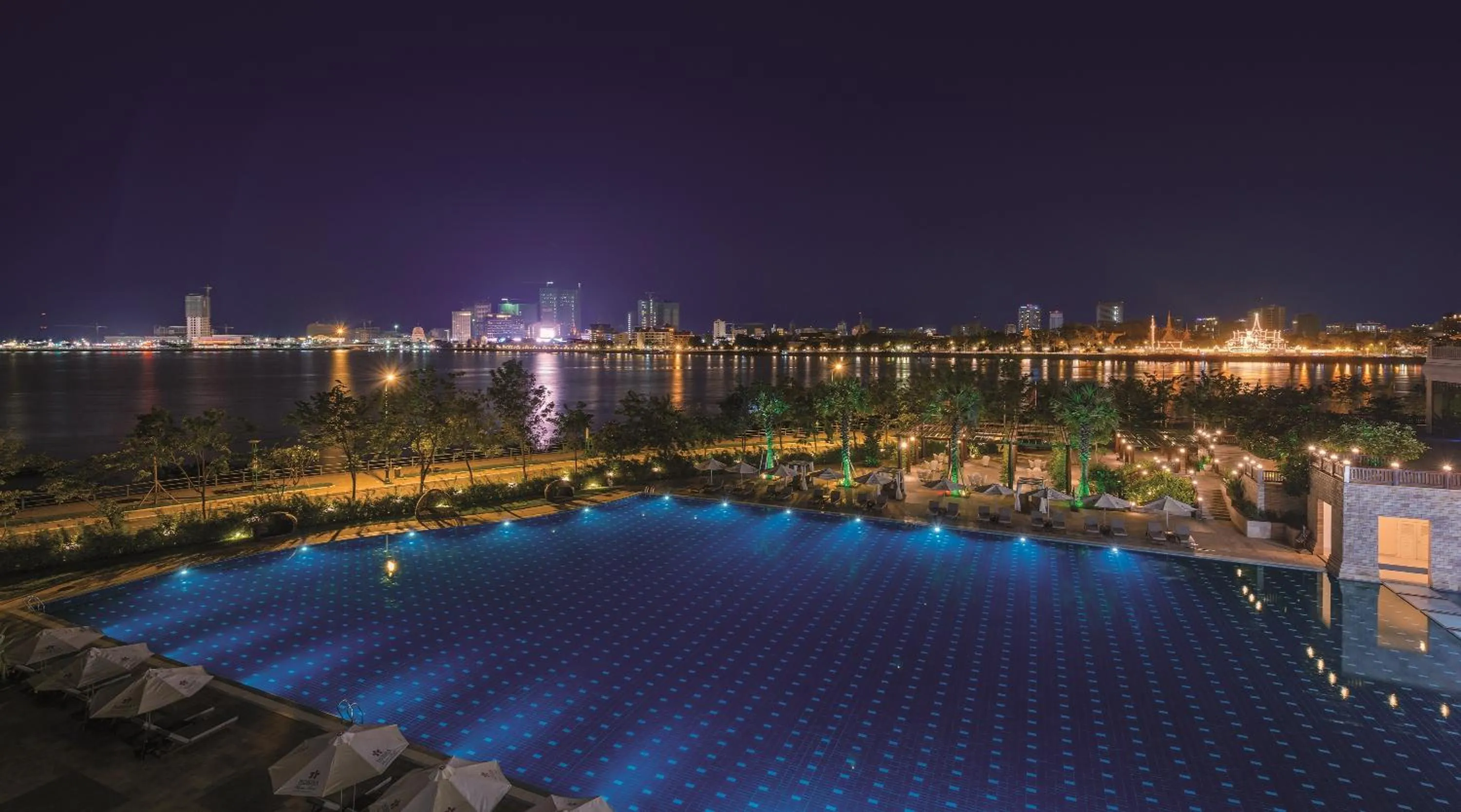 Swimming pool in Sokha Phnom Penh Residence