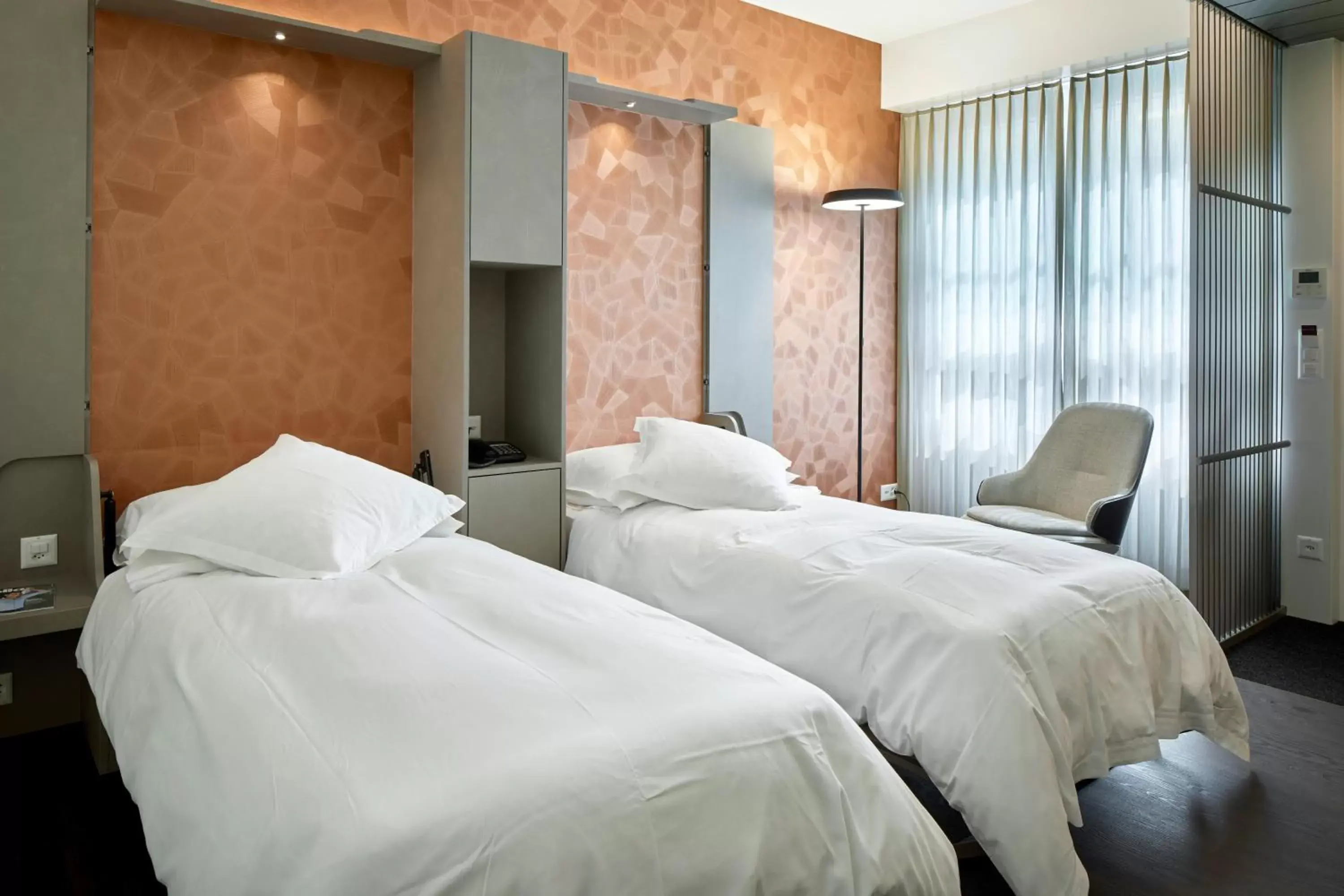 Courtyard Double Room in Hotel du Commerce Courtyard Double Room in Hotel du Commerce