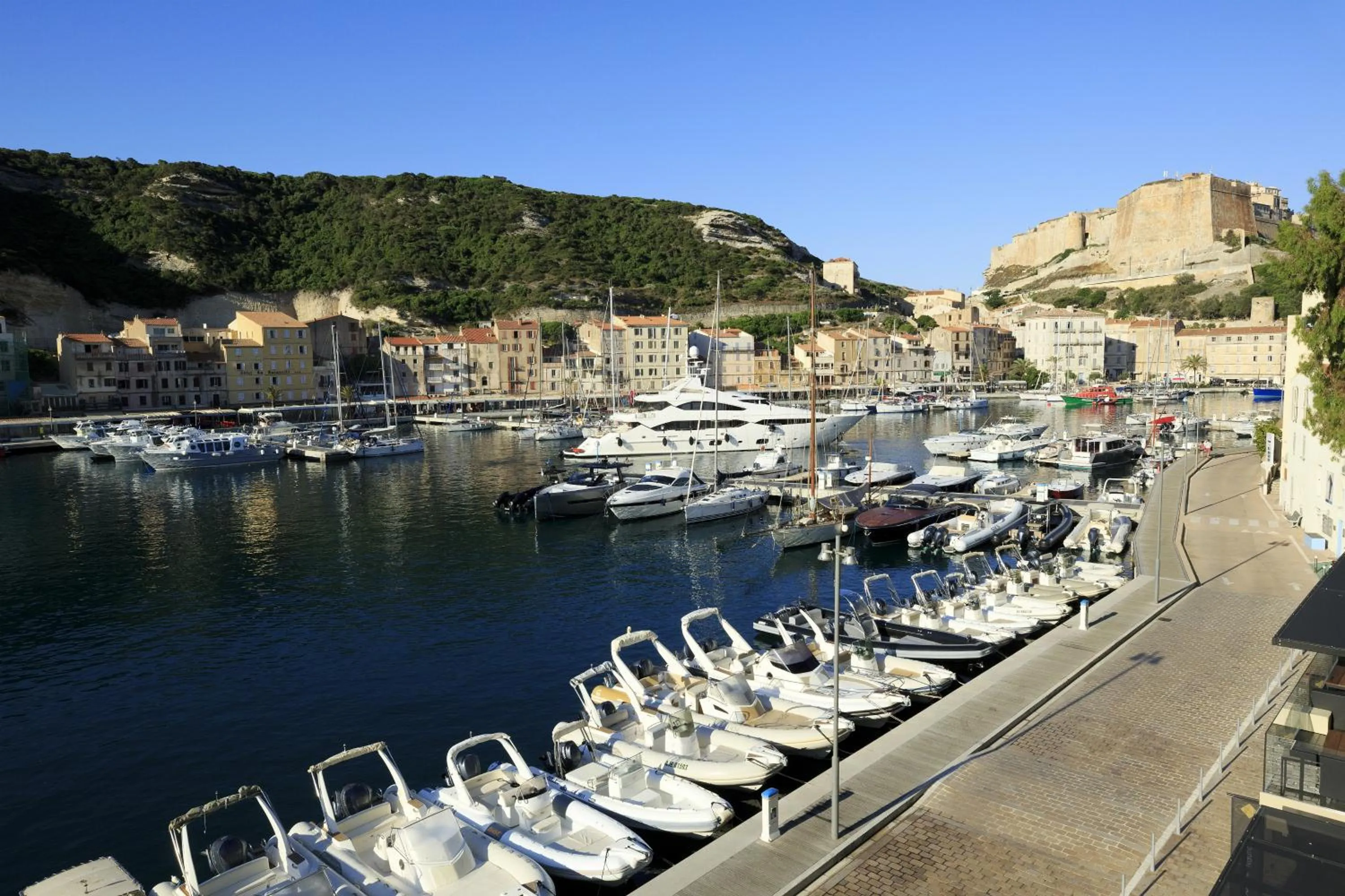 City view in Hotel Centre Nautique