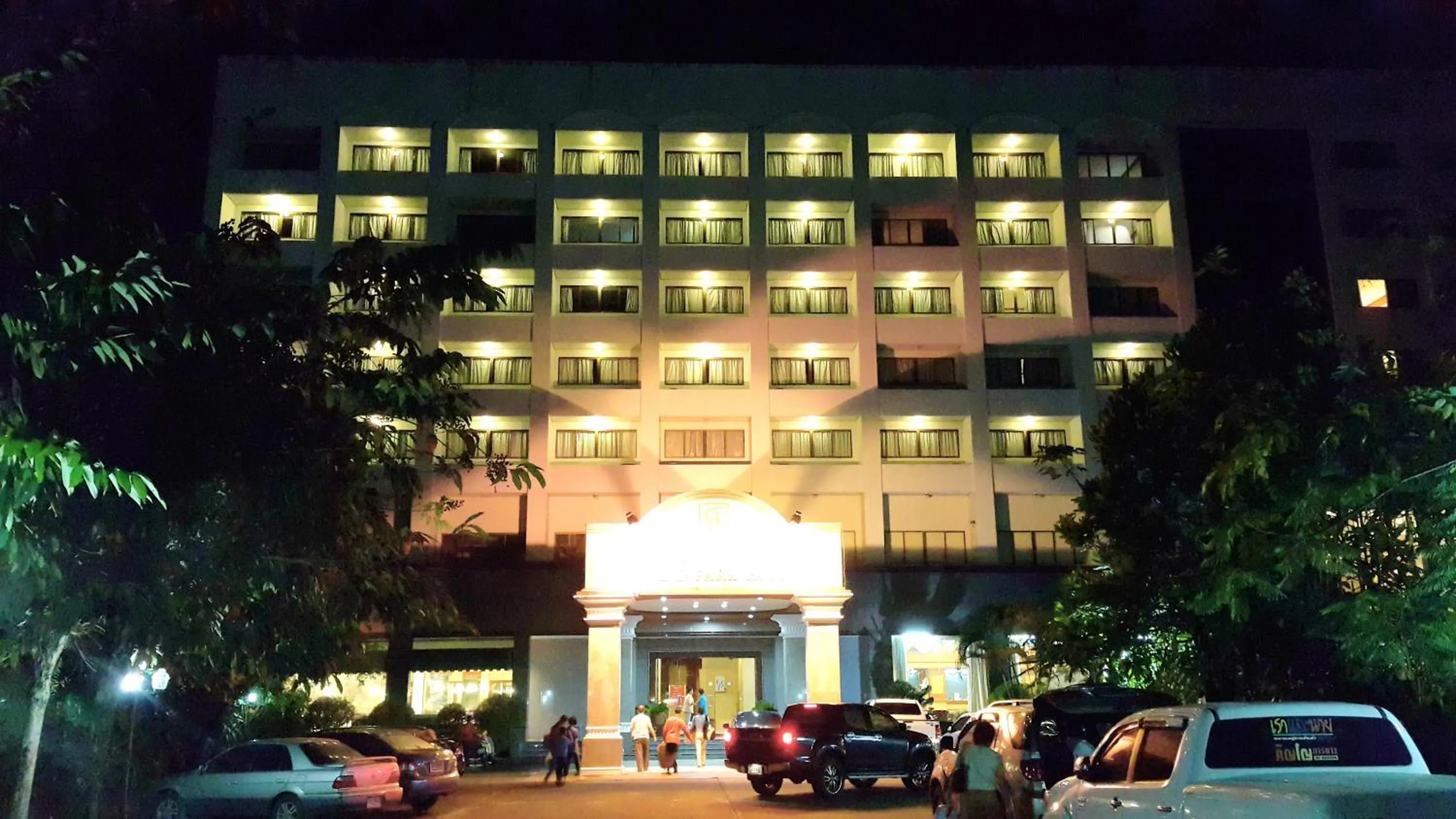 Facade/entrance in Grand Park Hotel
