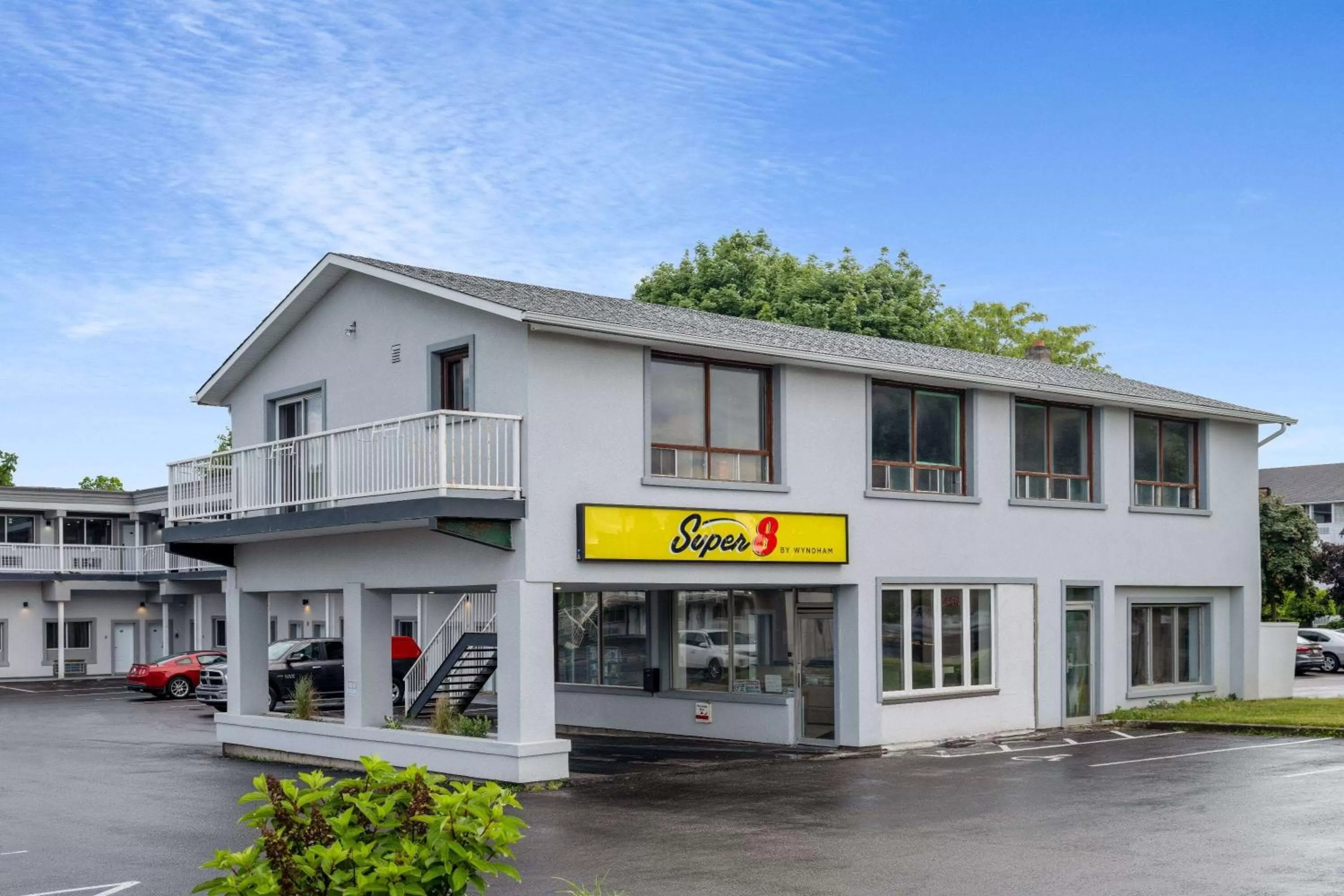 Property building in Super 8 by Wyndham Niagara Falls ON